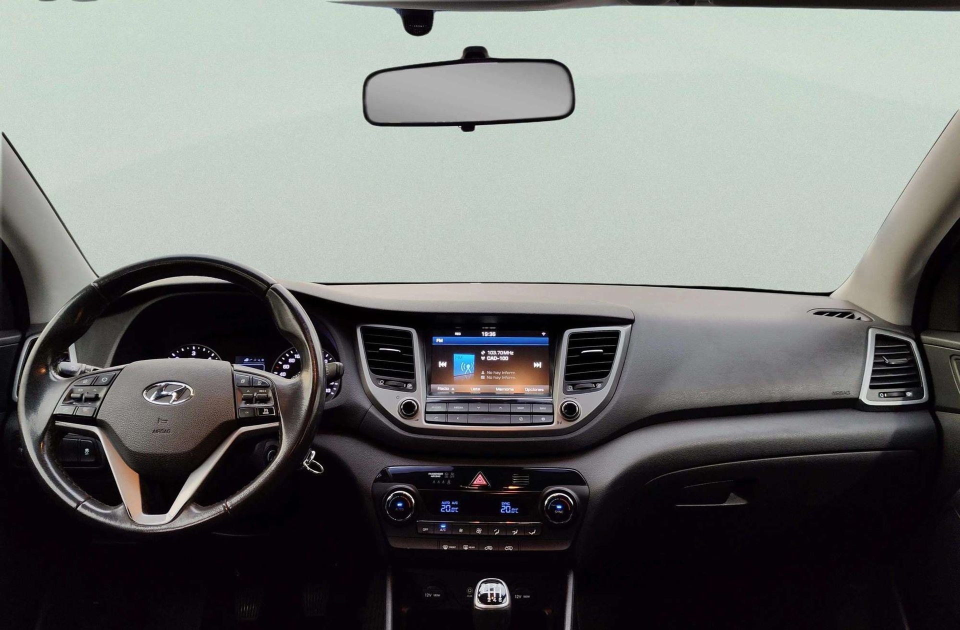 Hyundai Tucson 1.7 CRDi BlueDrive 25 Aniversario 4x2 - foto 6