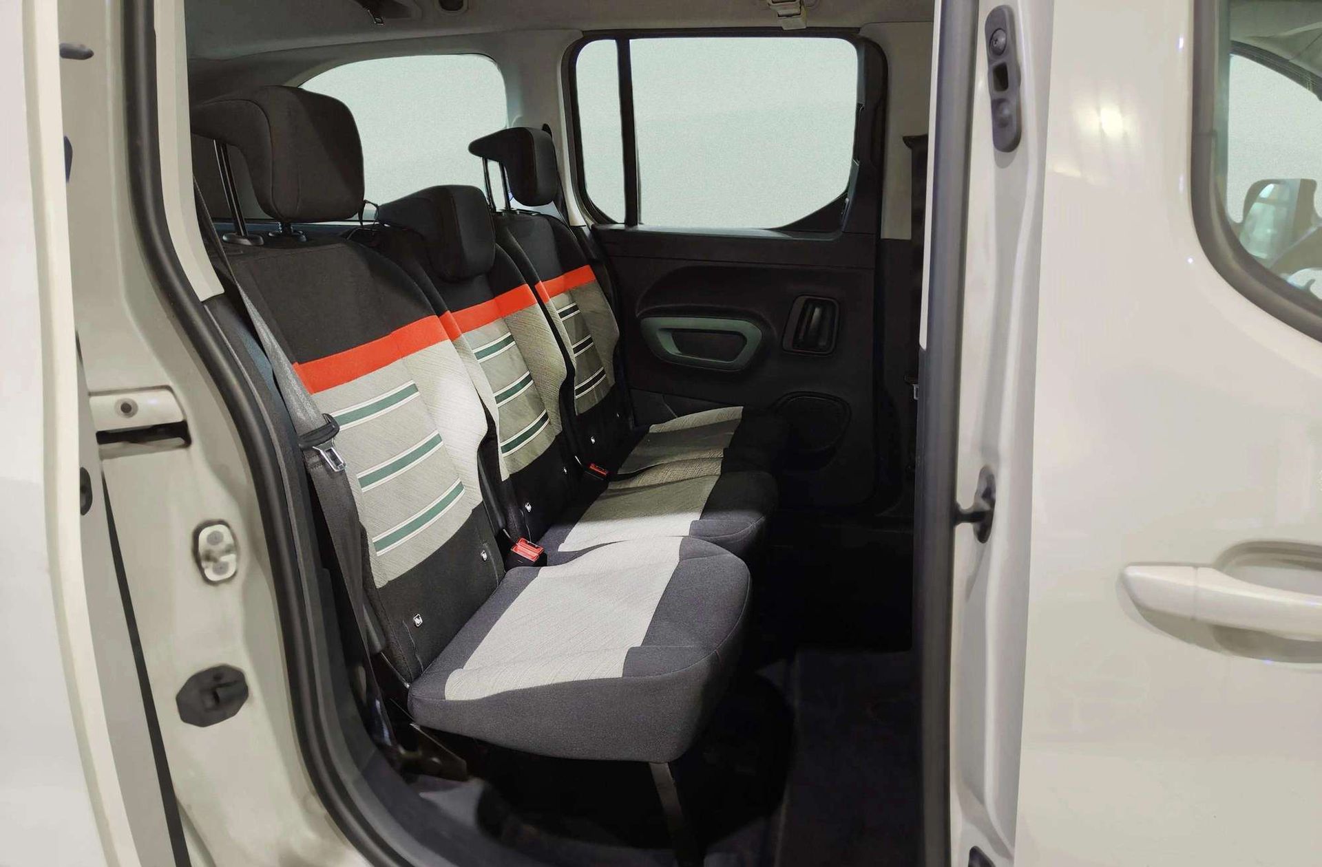 Citroën Berlingo BlueHDi 130 Talla M Shine - foto 16