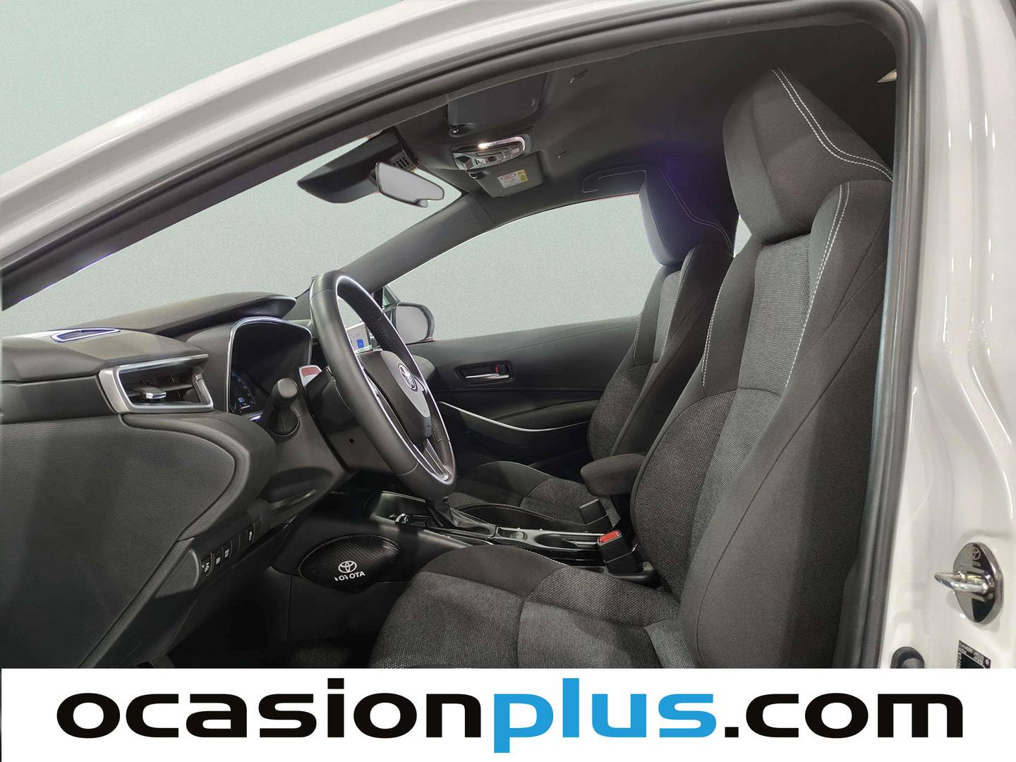 Foto asientos delanteros Toyota Corolla Toyota Corolla 140H Active (140 CV)