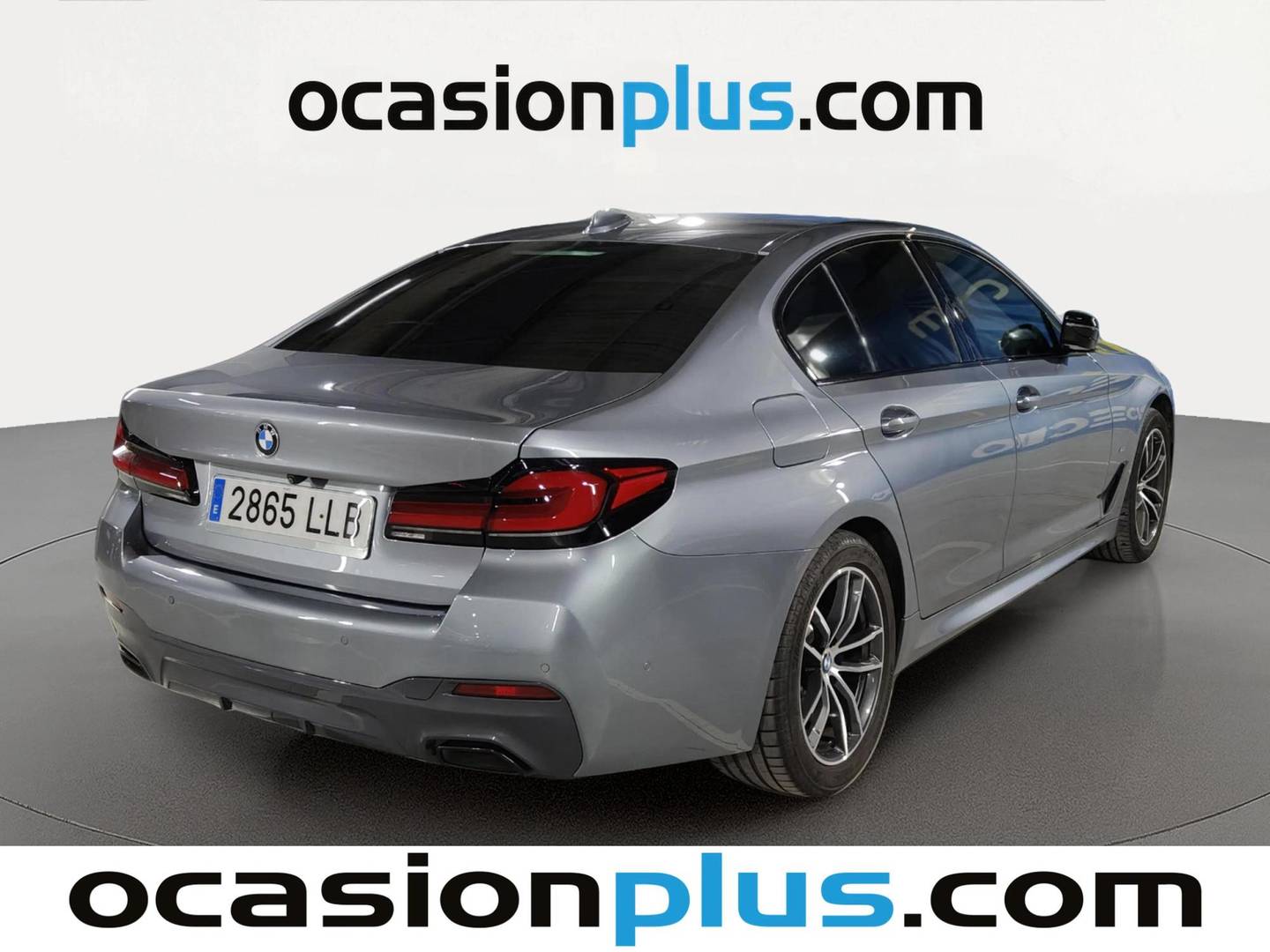Foto trasera BMW Serie 5 BMW Serie 5 530e (292 CV) Pack M derecha