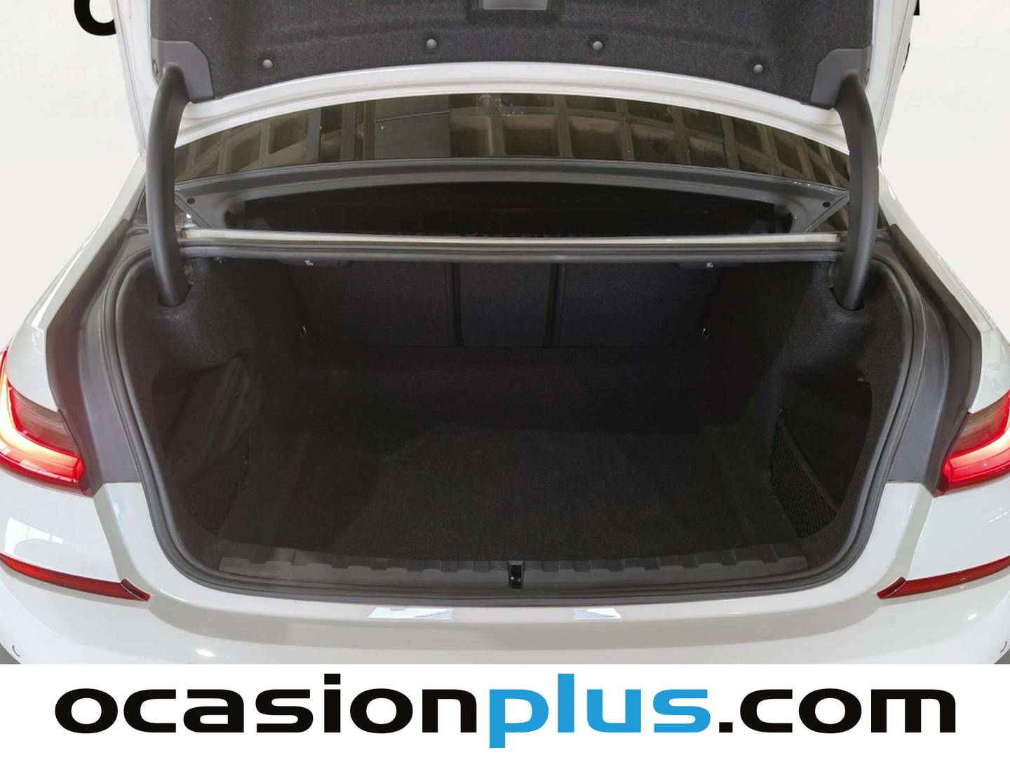Fotos maletero BMW Serie 3 BMW Serie 3 318d (150 CV) Pack M