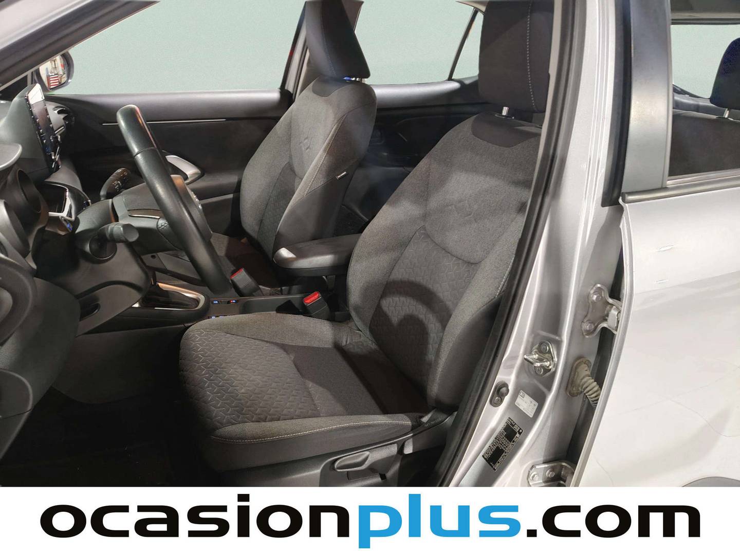 Foto asientos delanteros Toyota Yaris Cross Toyota Yaris Cross 120H Business Plus (116 CV)