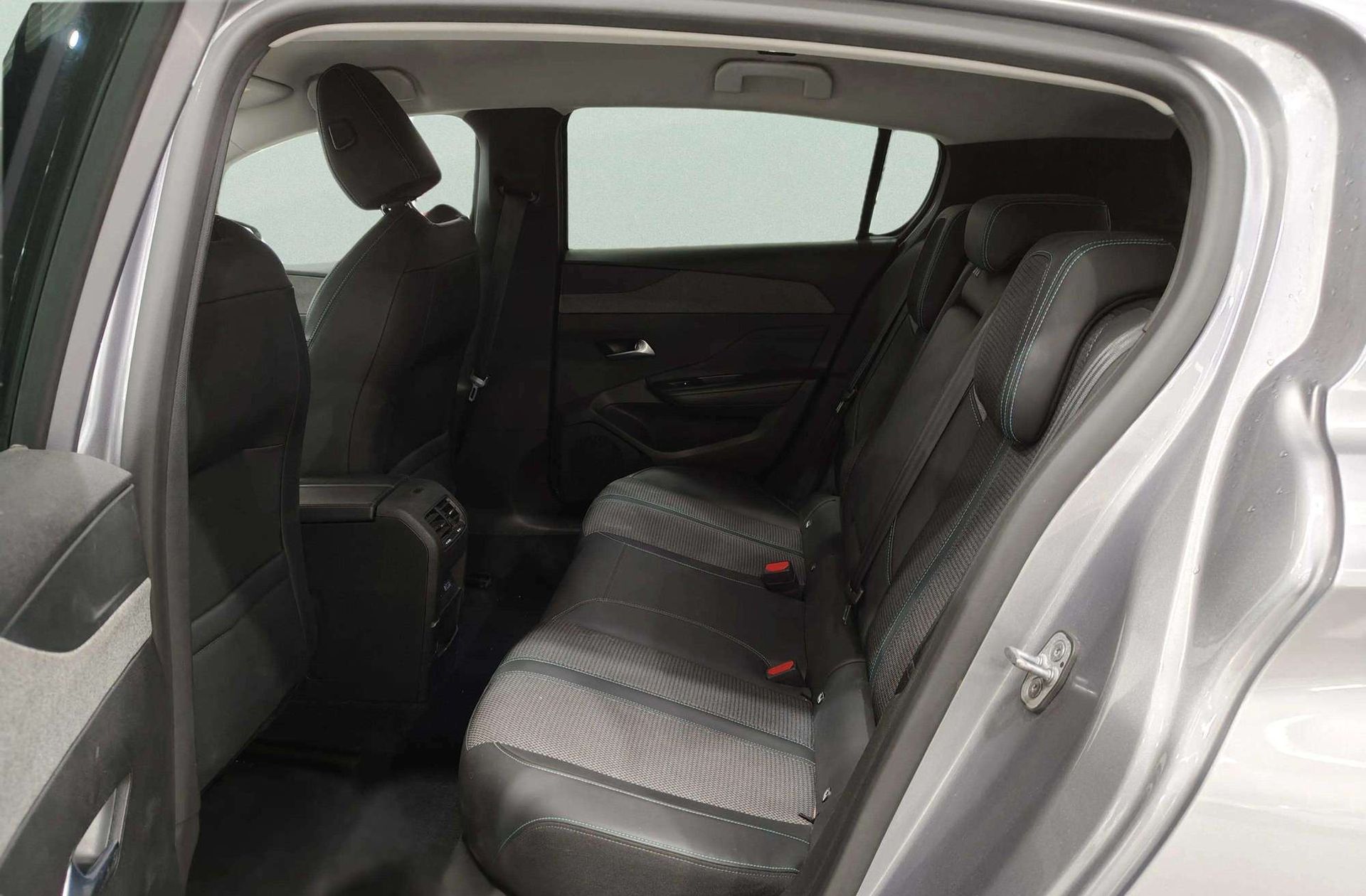 Peugeot 308 Allure Pack BlueHDi 130 EAT8 - foto 14