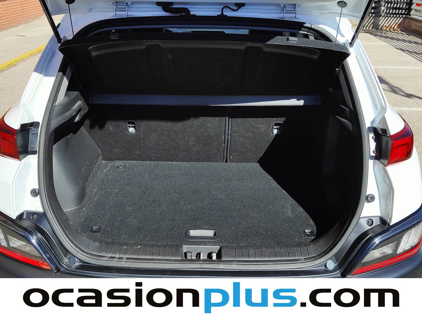 Fotos maletero Hyundai Kona Hyundai Kona 1.6 GDI HEV Style Sky DCT (141 CV)