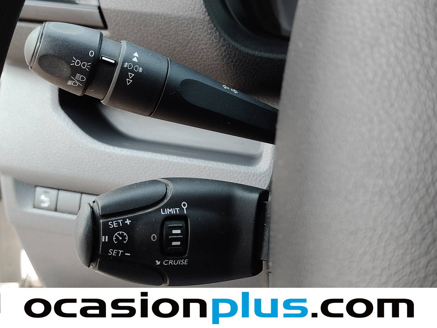 Equipamiento del Peugeot Expert Peugeot Expert Combi BlueHDi 120 S&S Standard (120 CV)