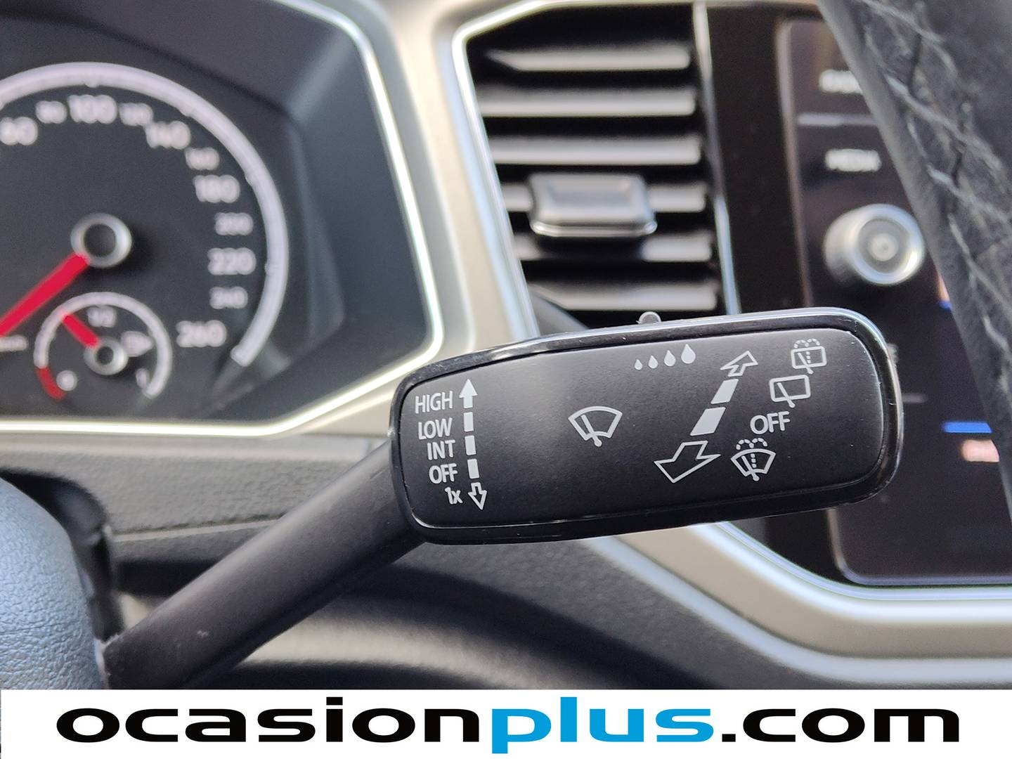 Foto Volkswagen T-Roc Volkswagen T-Roc Advance 1.0 TSI (110 CV)