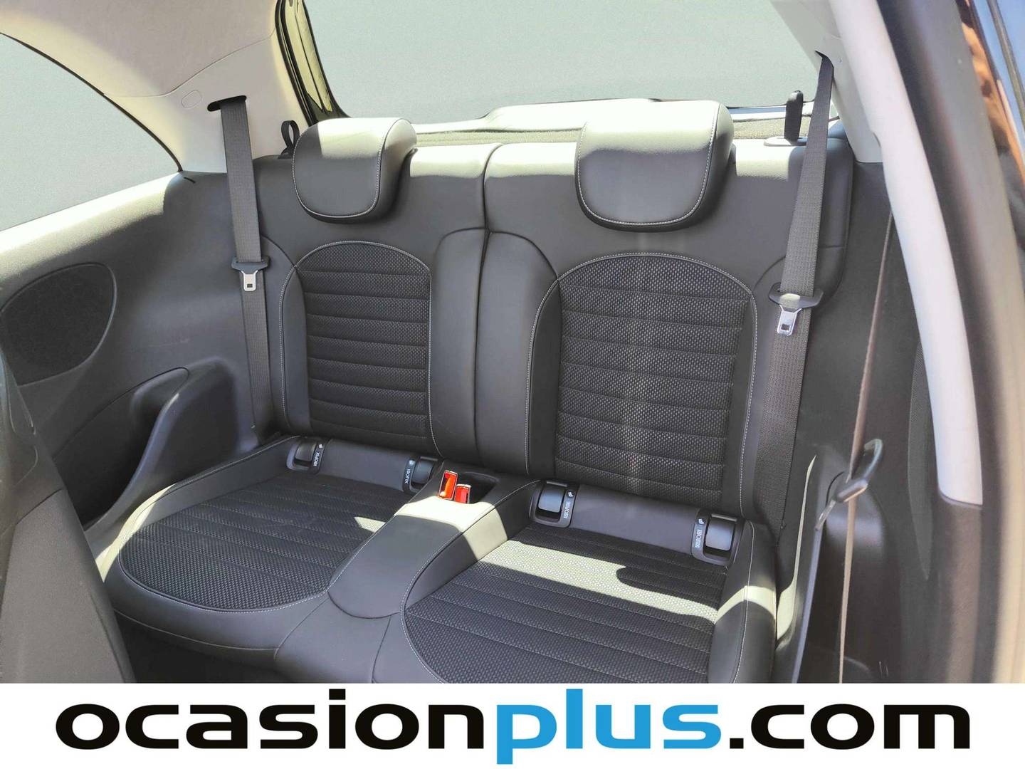 Foto asientos traseros Opel Adam Opel Adam 1.4 NEH Rocks S (150 CV)