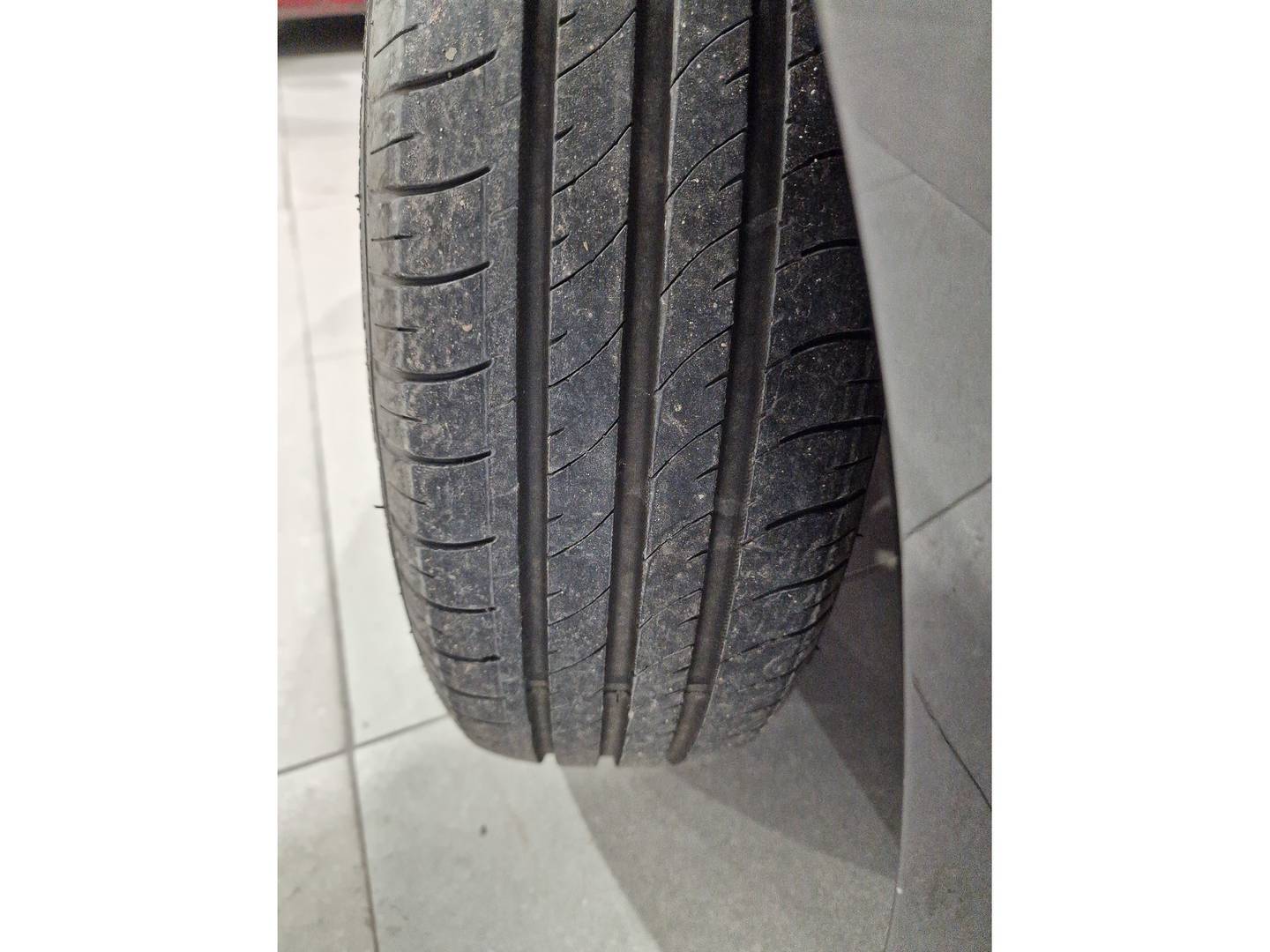 Foto Toyota Yaris Toyota Yaris 120H Business Plus (116 CV)