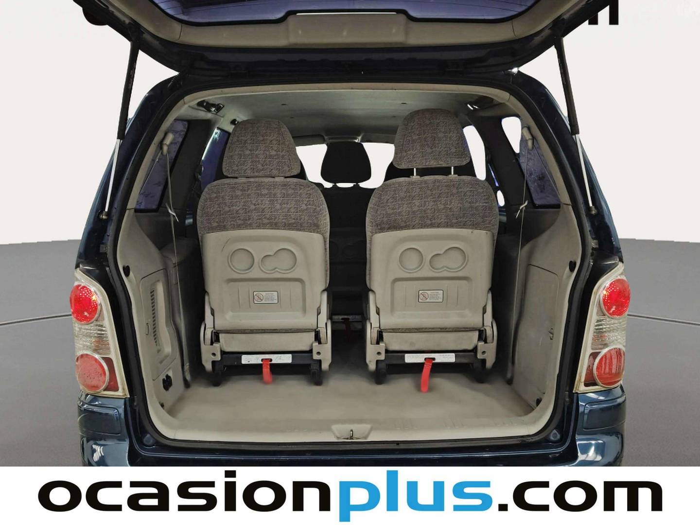 Fotos maletero Hyundai Trajet Hyundai Trajet 2.0 16v CVVT GLS 7 Plazas 104 kW (141 CV)