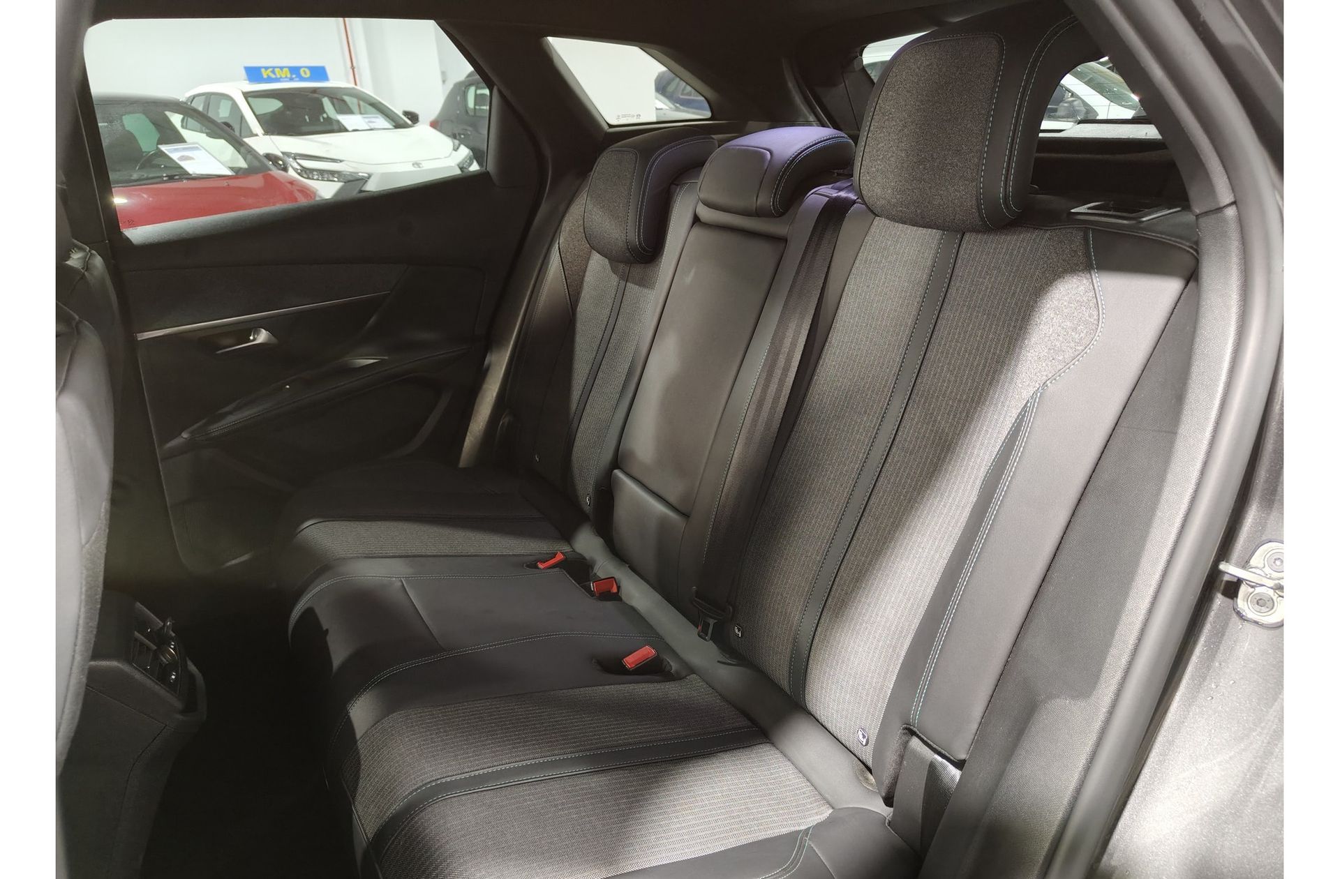 Peugeot 3008 300 Allure Pack e-EAT8 - foto 15
