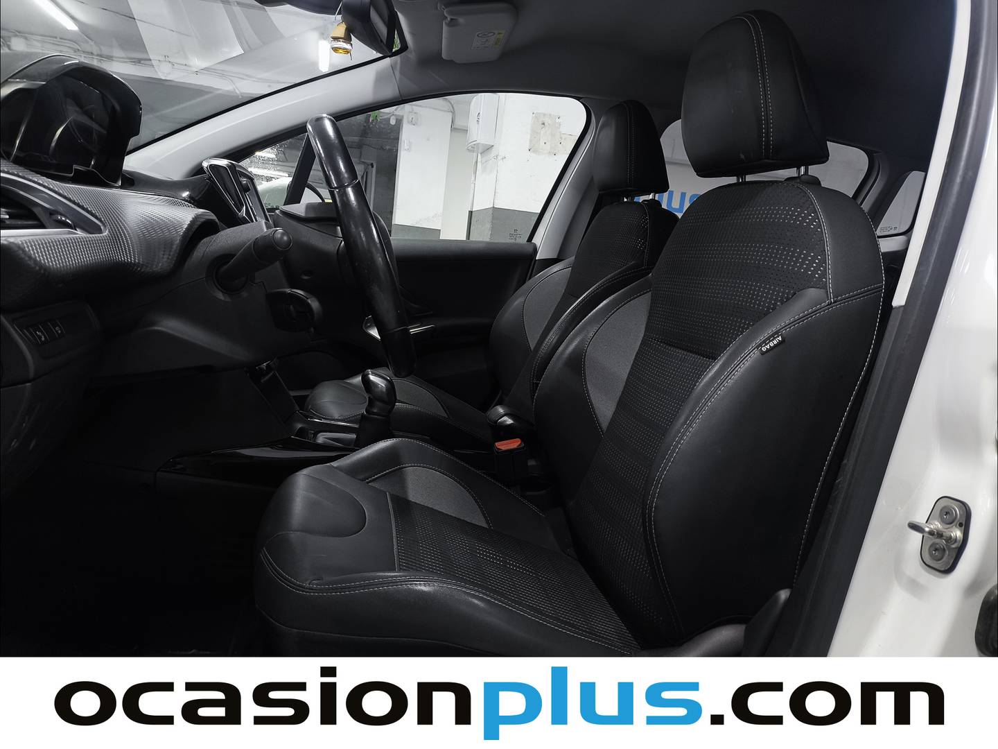 Foto asientos delanteros Peugeot 2008 Peugeot 2008 PureTech 110 S&S Allure (110 CV)