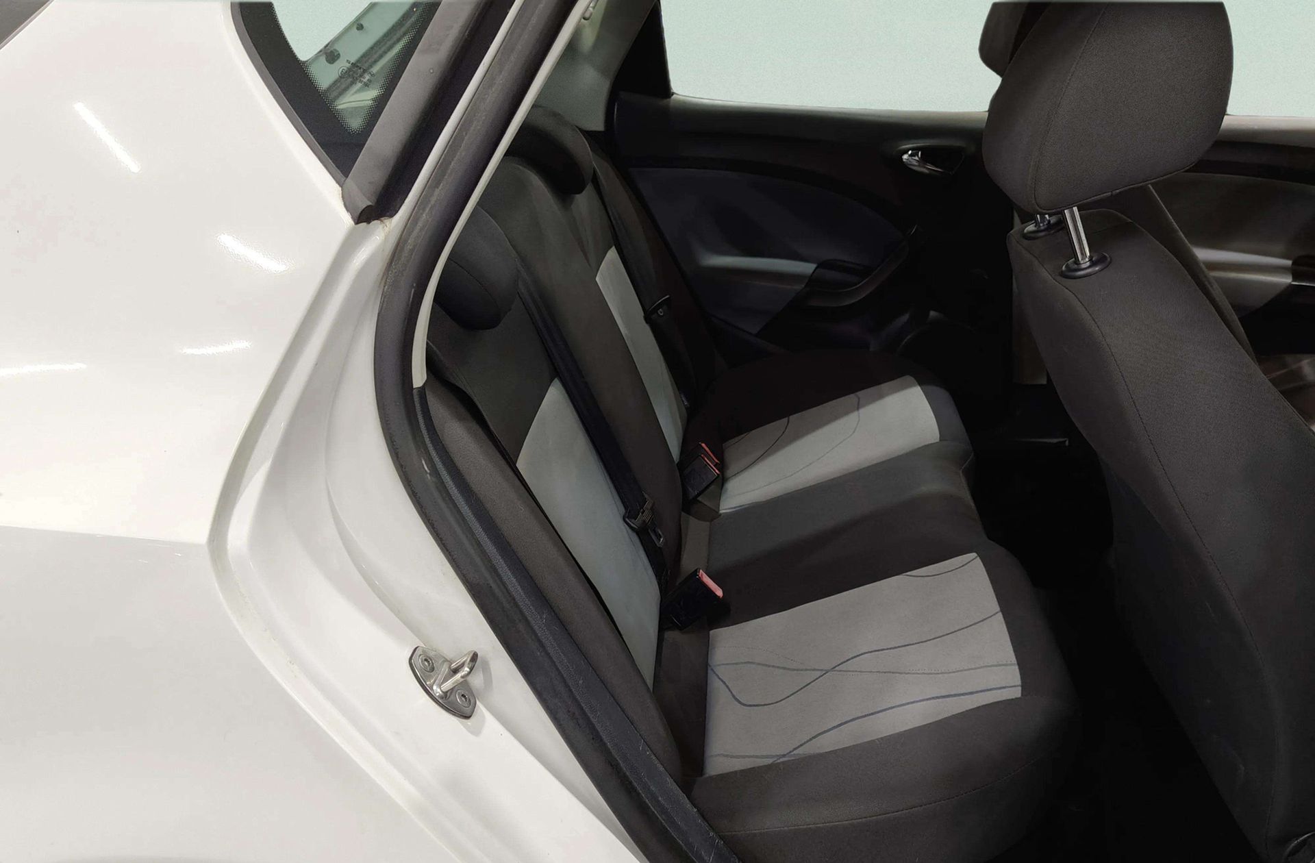 SEAT Ibiza 1.6 TDI CR Reference - foto 14