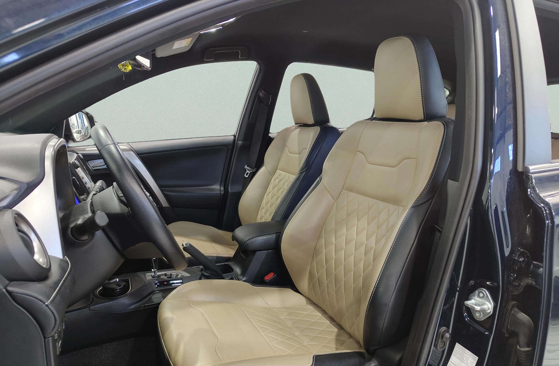 Toyota RAV4 2.5l hybrid Feel! 2WD - foto 10