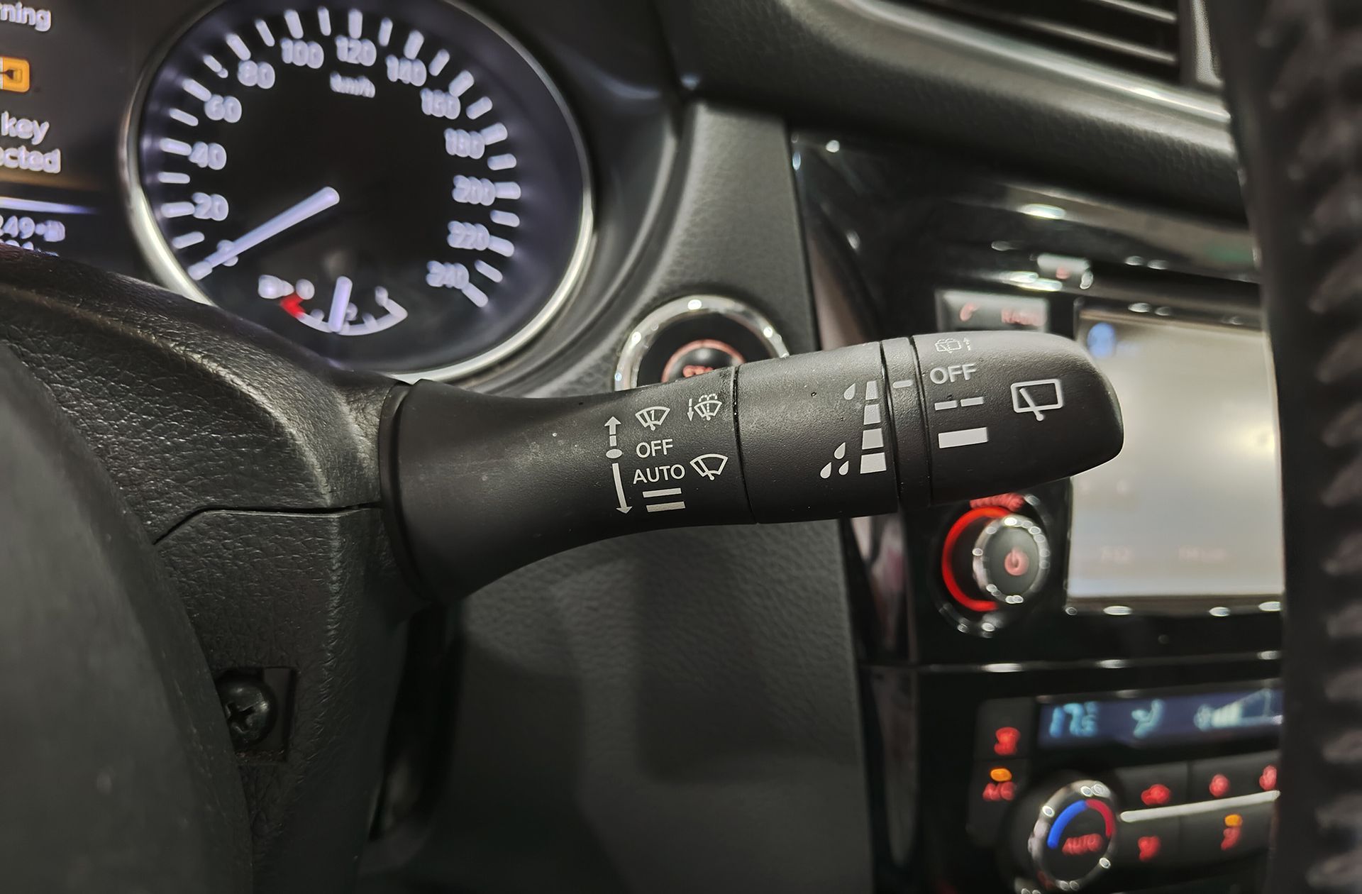 Nissan Qashqai DIG-T 115 N-Connecta Xtronic - foto 26