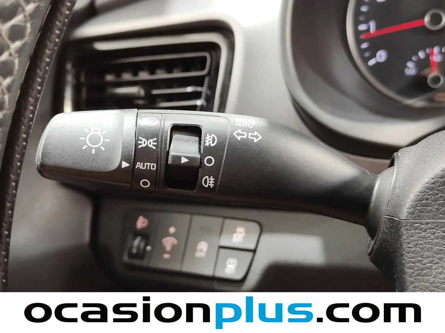 Foto KIA Stonic Kia Stonic 1.0 T-GDi MHEV Drive iMT (100 CV)