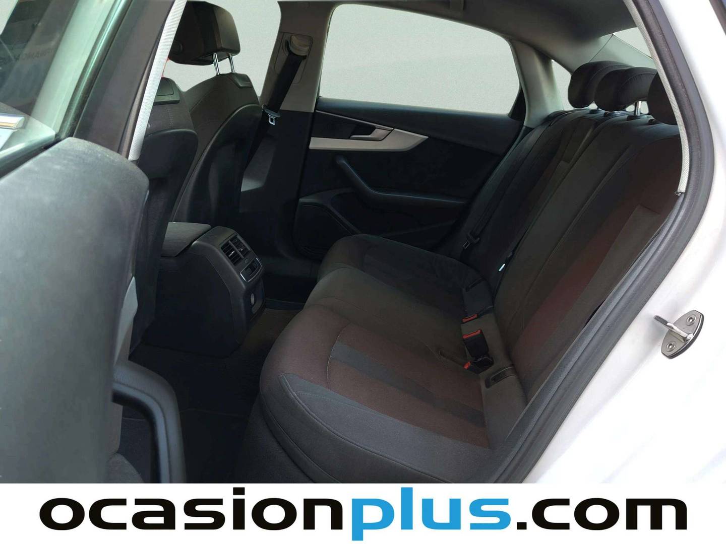 Foto asientos traseros Audi A4 Audi A4 S line edition 2.0 TDI (150 CV)