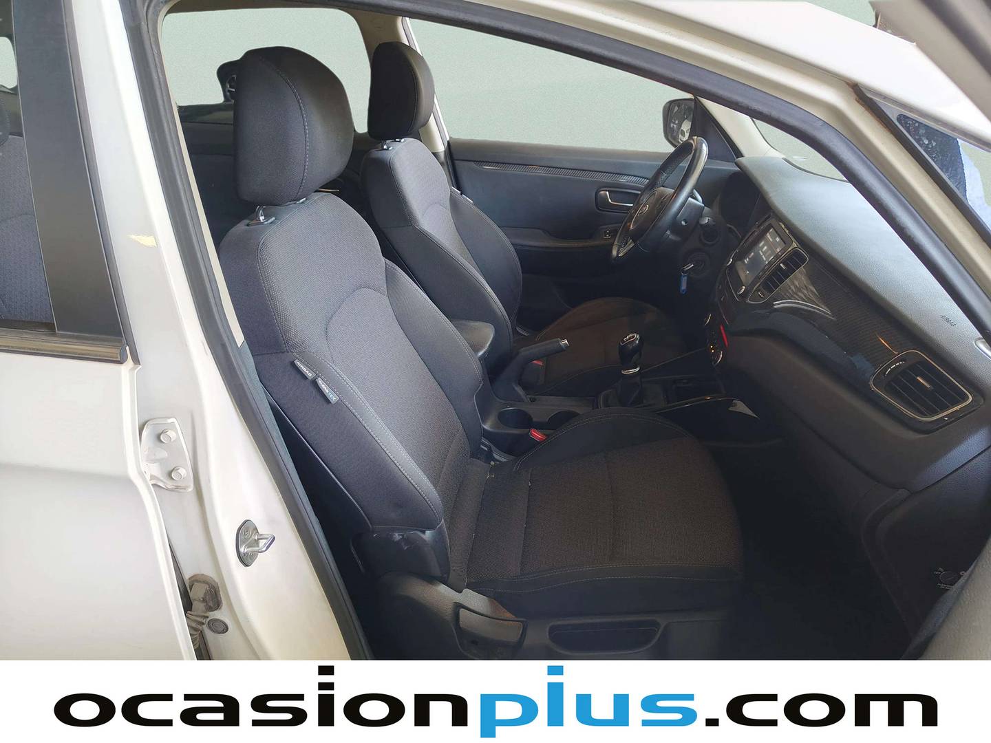 KIA Carens KIA Carens 1.7 CRDi VGT Eco-Dynam x-Tech (115 CV) 2017