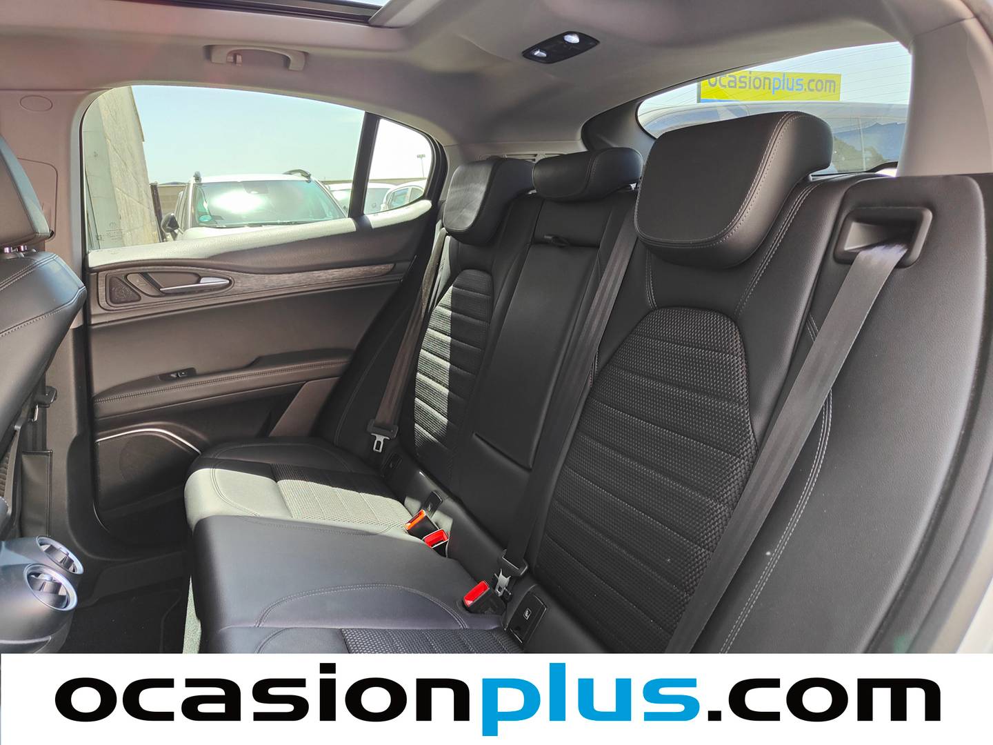 Foto asientos traseros Alfa Romeo Stelvio Alfa Romeo Stelvio 2.2 Diesel Executive RWD (190 CV)