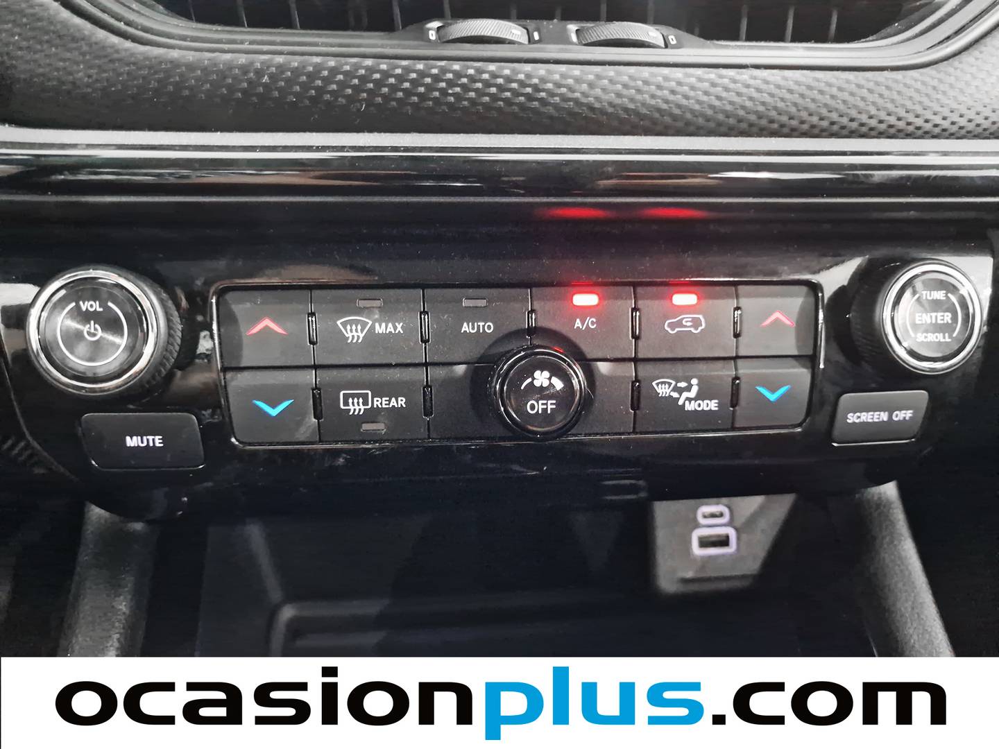 Foto Jeep Compass Jeep Compass 1.3 Gse Night Eagle FWD MT (130 CV)