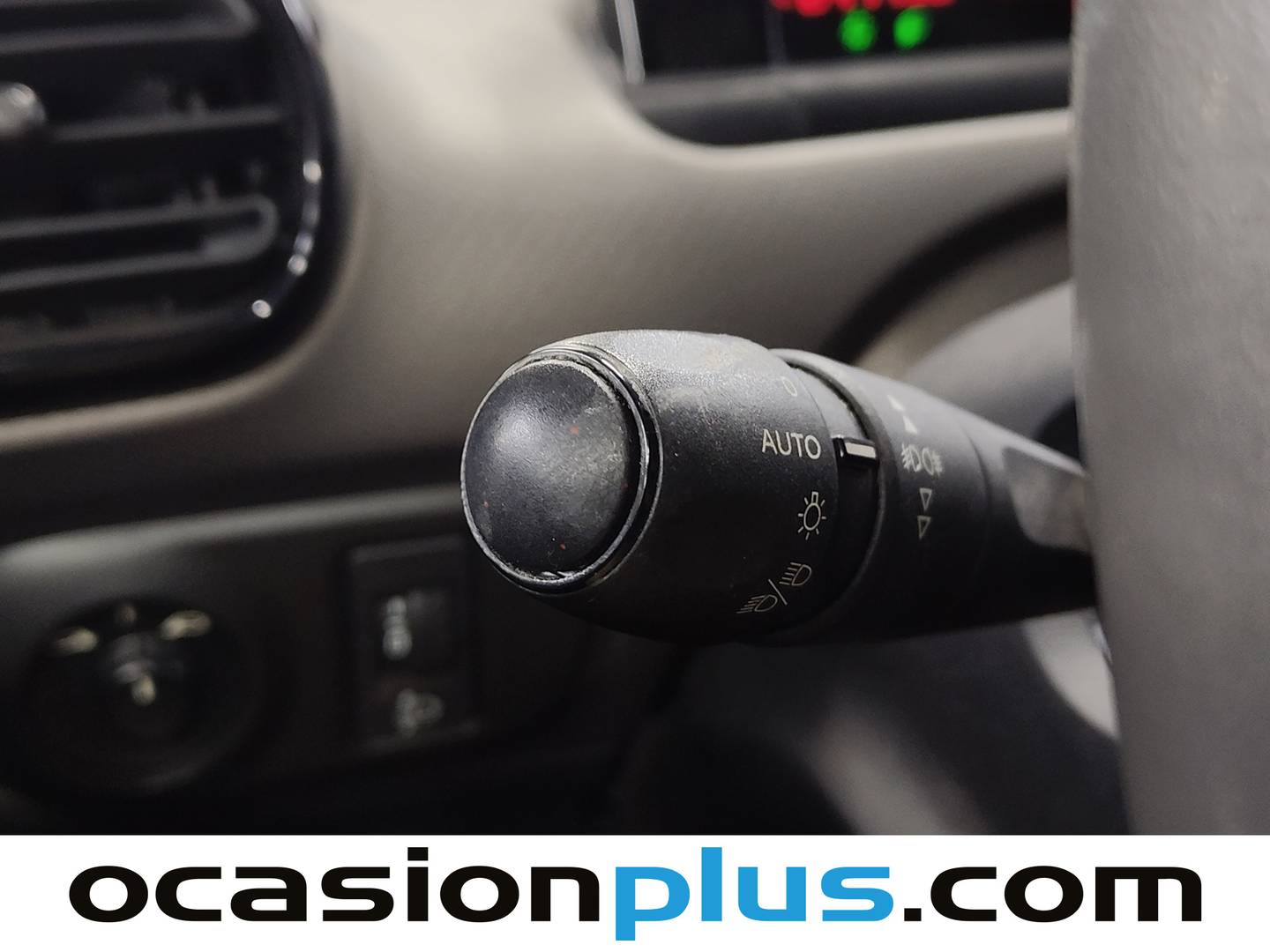 Equipamiento del Citroën C4 Cactus Citroën C4 Cactus BlueHDi 100 Feel ETG6 (100 CV)