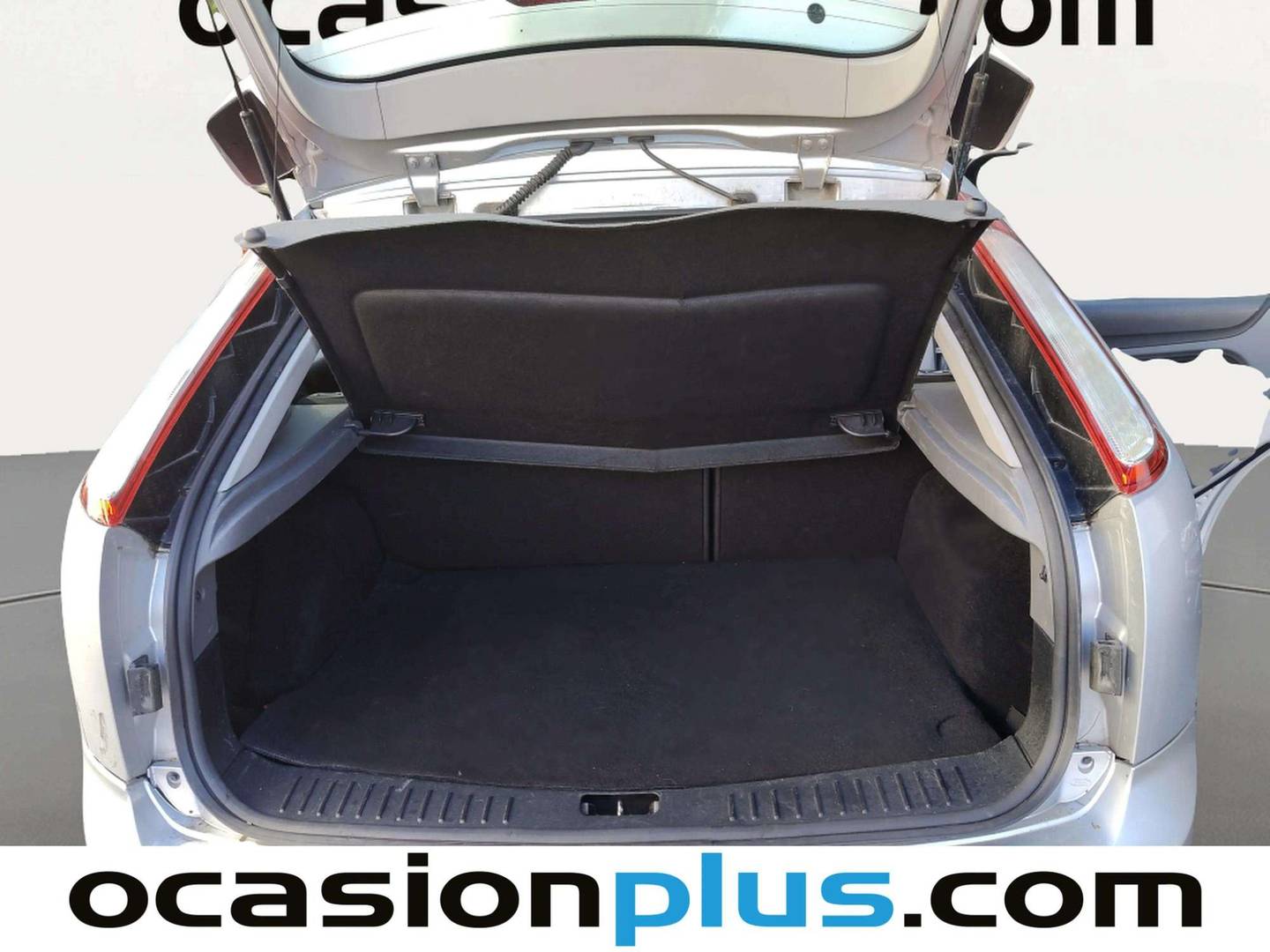 Foto asientos delanteros Ford Focus Ford Focus 1.6 Trend (100 CV)