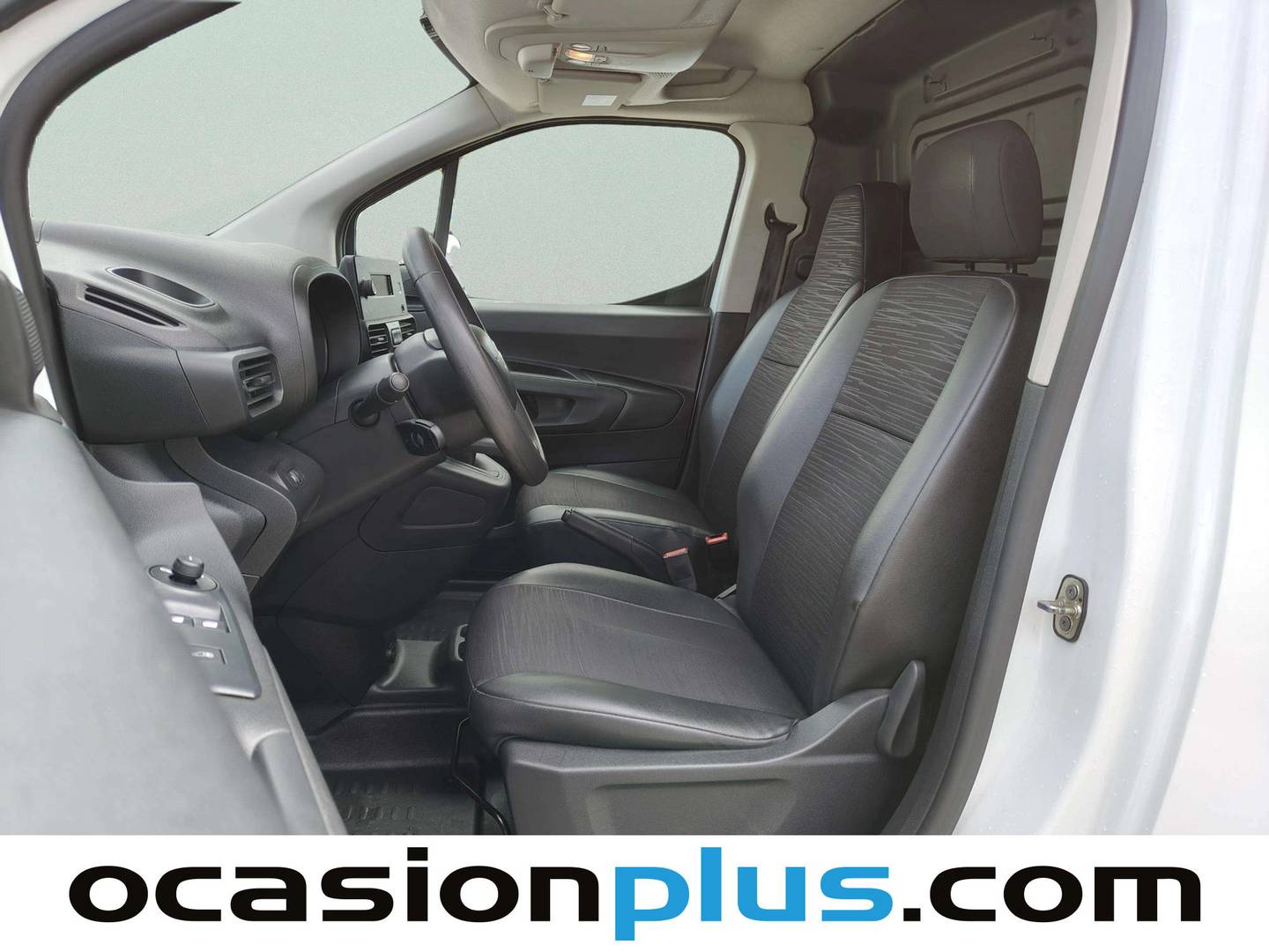 Foto asientos delanteros Citroën Berlingo Citroën Berlingo Furgon BlueHDi 100 Talla M Control (102 CV)