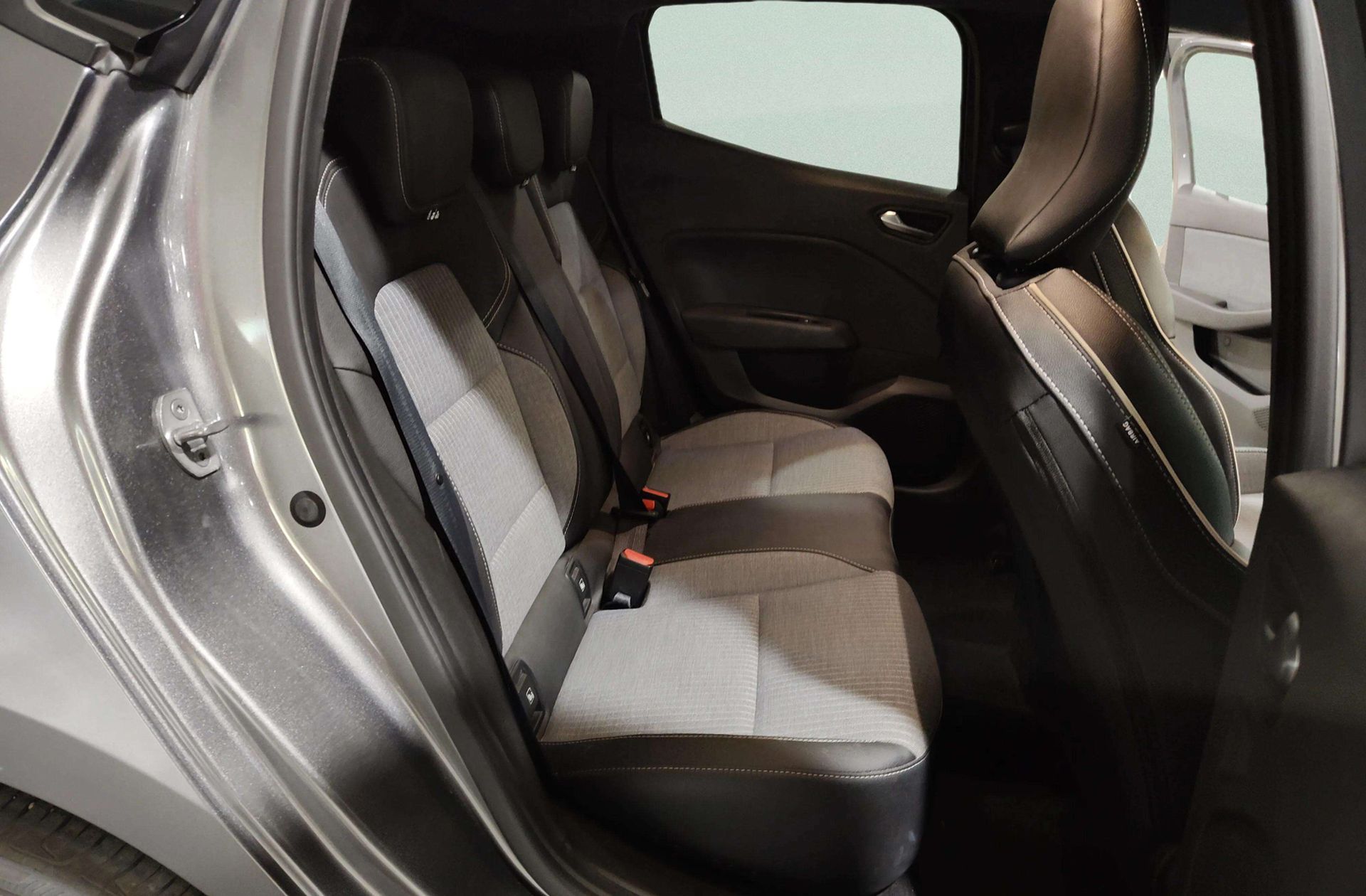 Renault Clio Techno TCe - foto 18