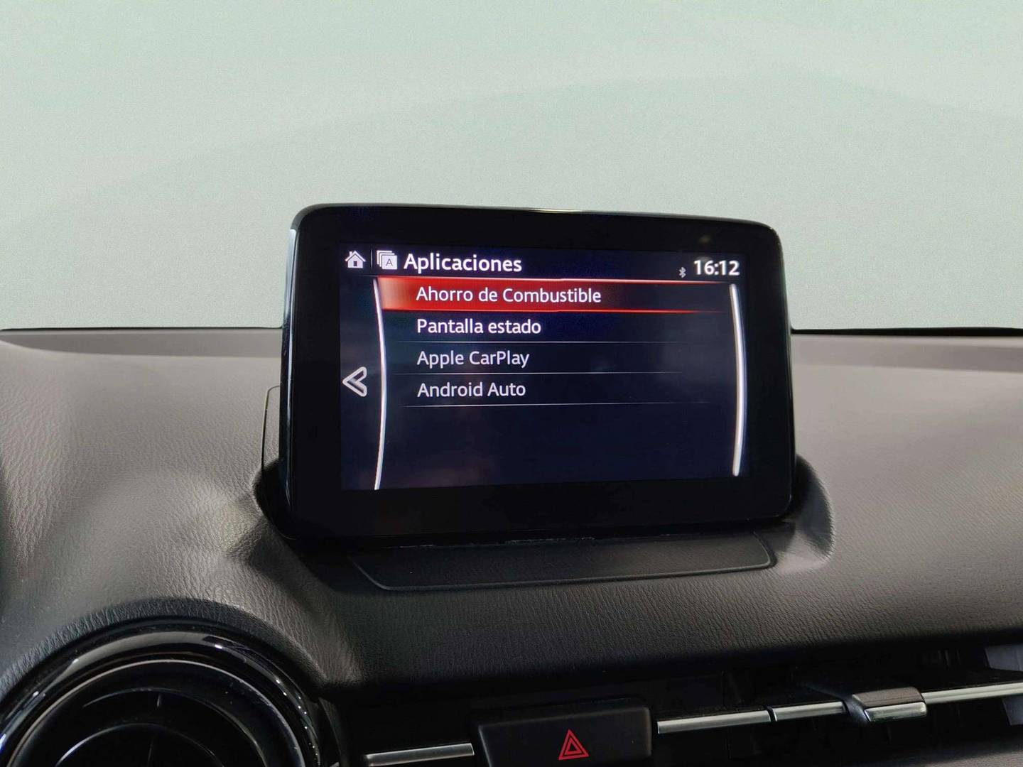 Equipamiento del Mazda CX-3 Mazda CX-3 1.8 D Zenith 2WD AT (115 CV)