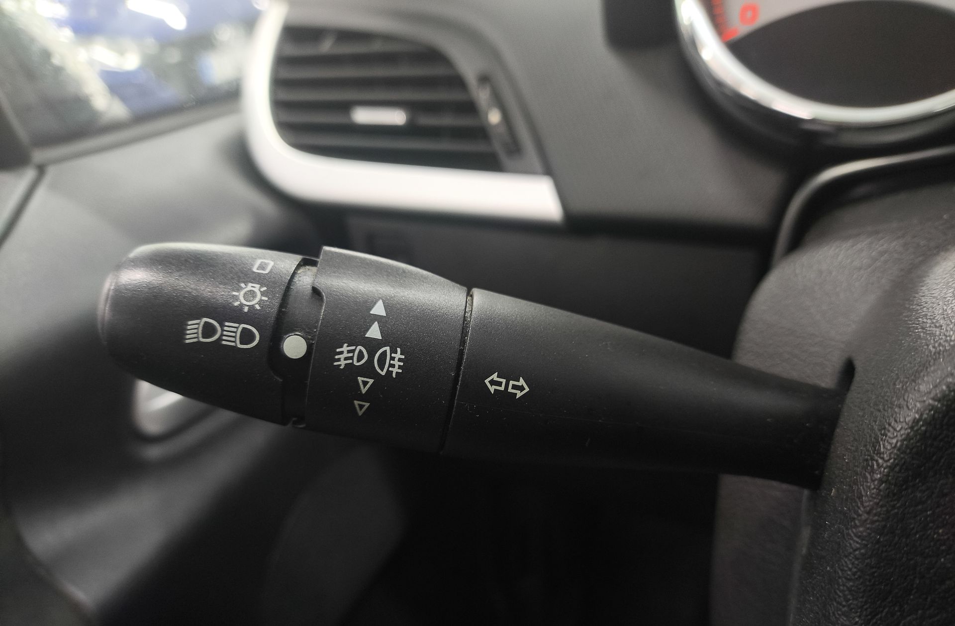 Peugeot 207 SW 1.6 HDi Active FAP - foto 21