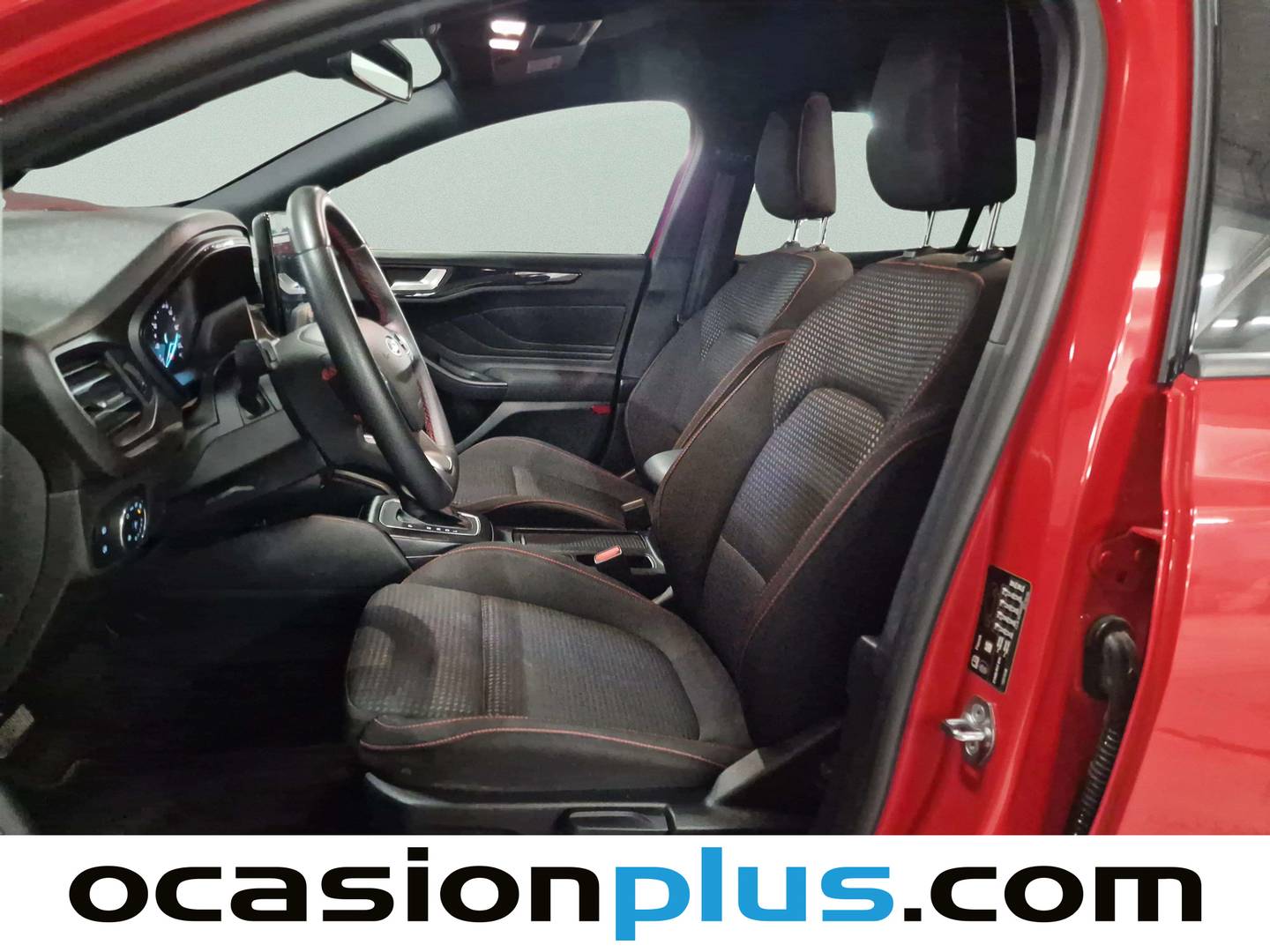 Foto asientos delanteros Ford Focus Ford Focus SportBreak 1.0 Ecoboost MHEV ST-Line Auto (155 CV)