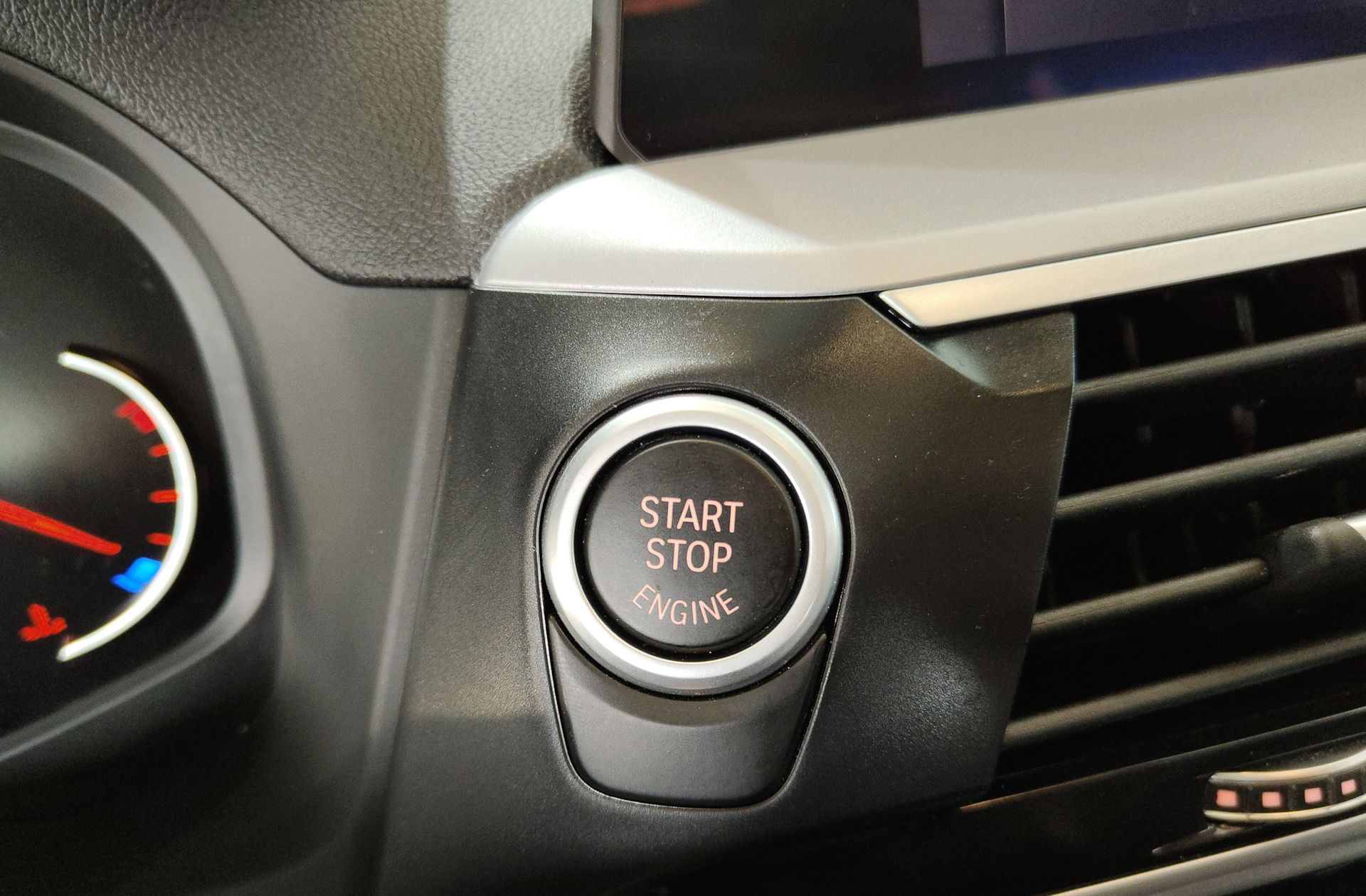 BMW X3 sDrive18d - foto 29