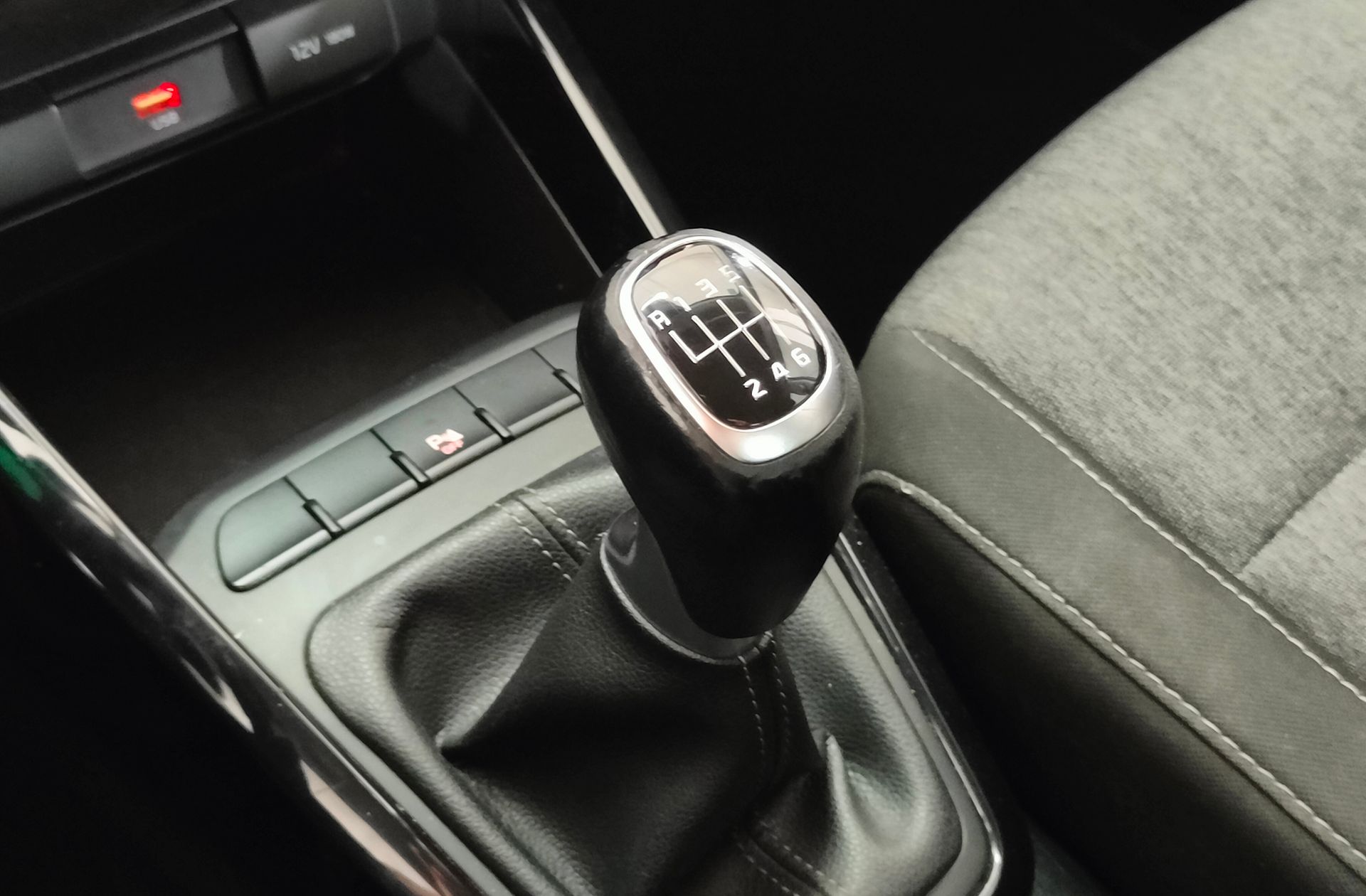 Kia Stonic 1.0 T-GDi Concept - foto 5