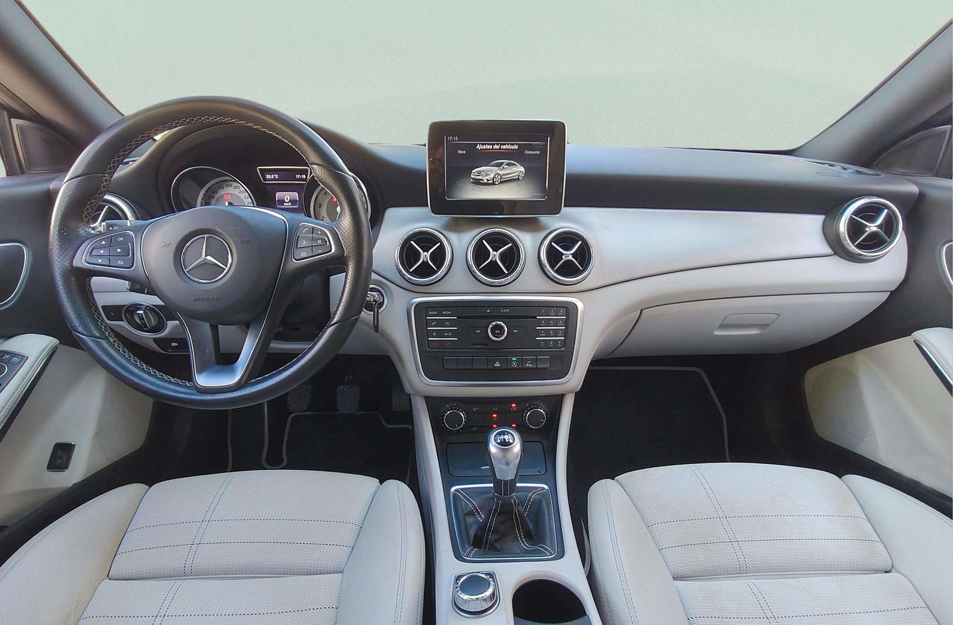 Mercedes-Benz CLA 200 - foto 6
