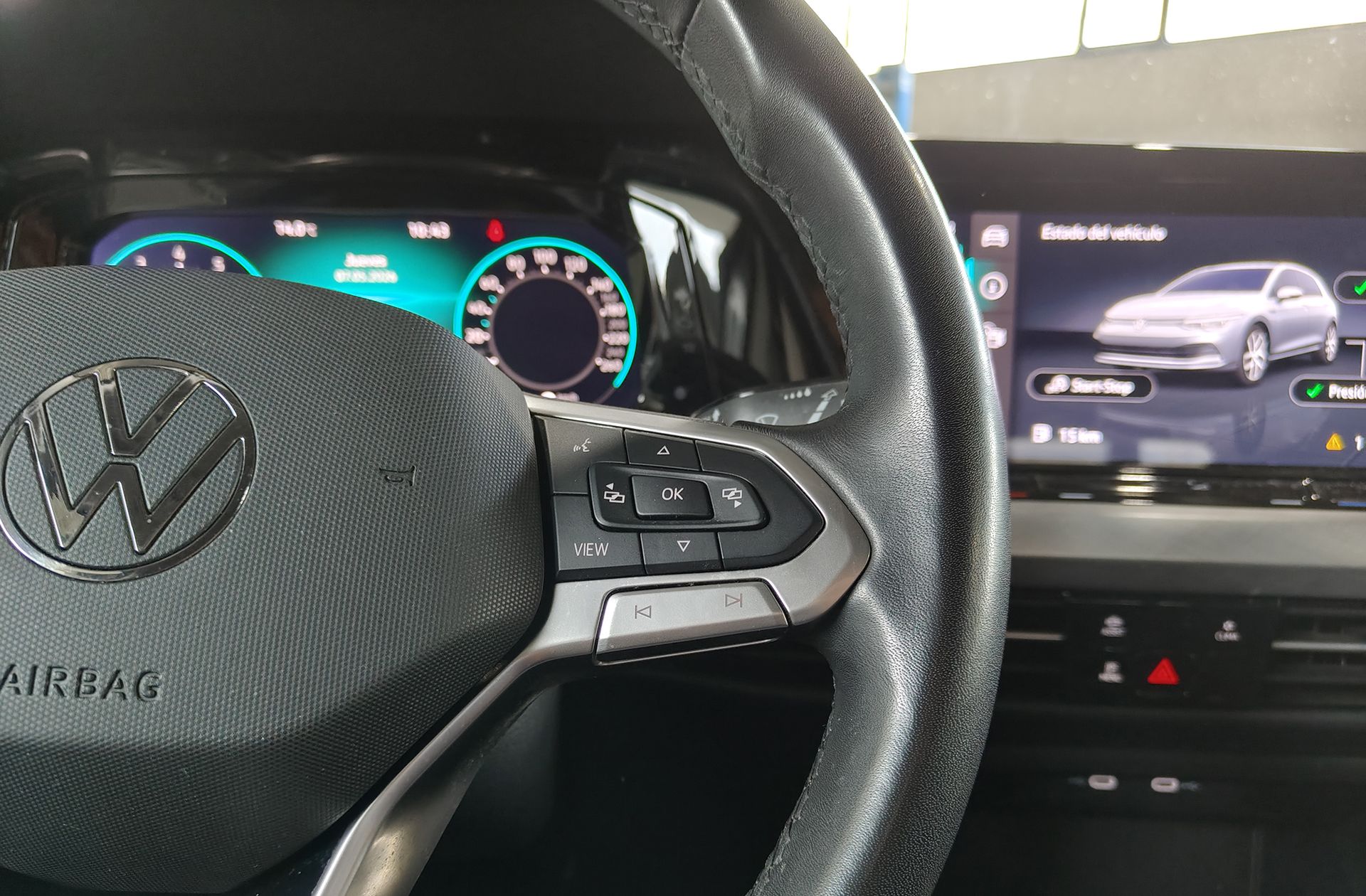 Volkswagen Golf Life 1.0 eTSI DSG - foto 25