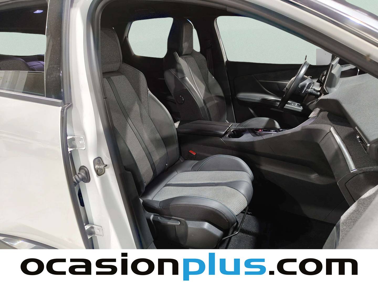 Foto Peugeot 3008 Hybrid Peugeot 3008 Hybrid 300 Allure Pack e-EAT8  (300 CV)