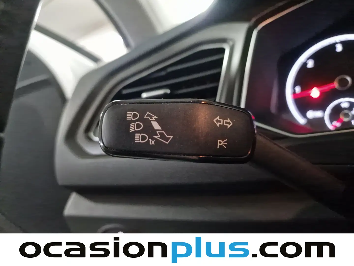 Foto Volkswagen T-Roc Volkswagen T-Roc Advance 1.6 TDI (115 CV)