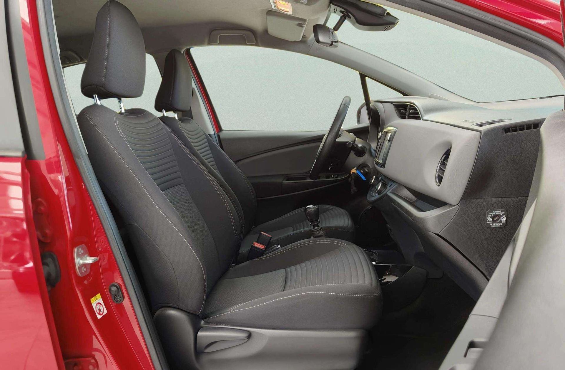 Toyota Yaris 1.3 100 Feel - foto 16