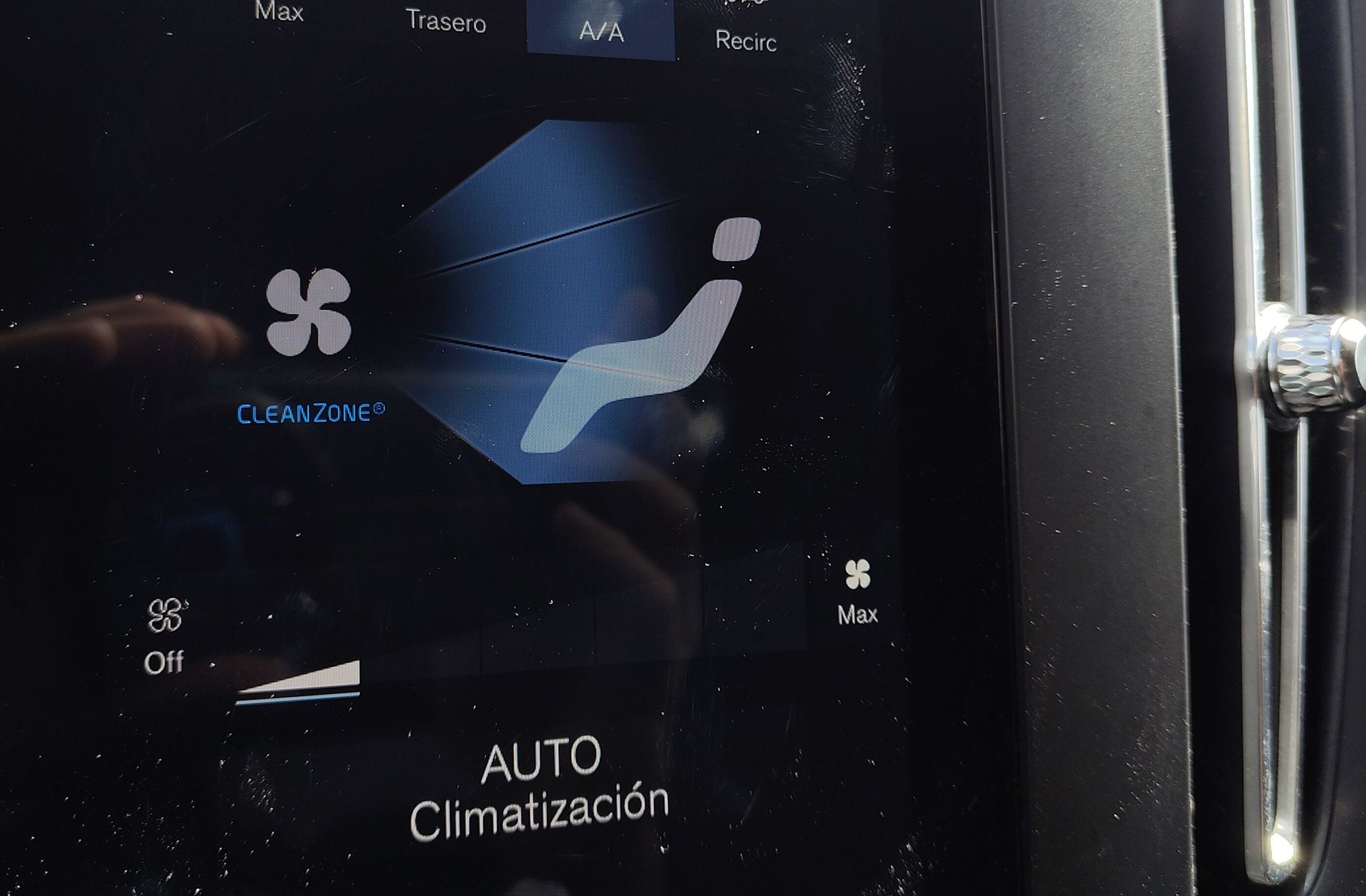 Volvo XC40 T4 - foto 31