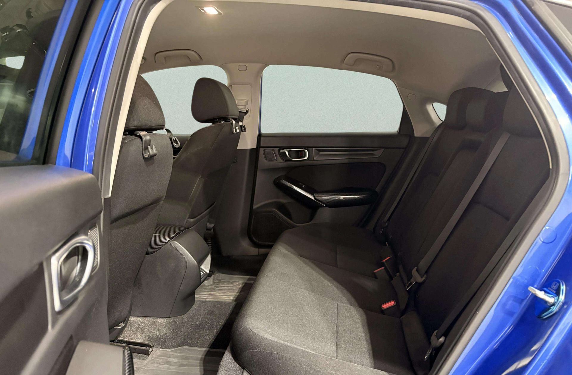 Honda Civic 2.0 i-MMD Elegance CVT - foto 13