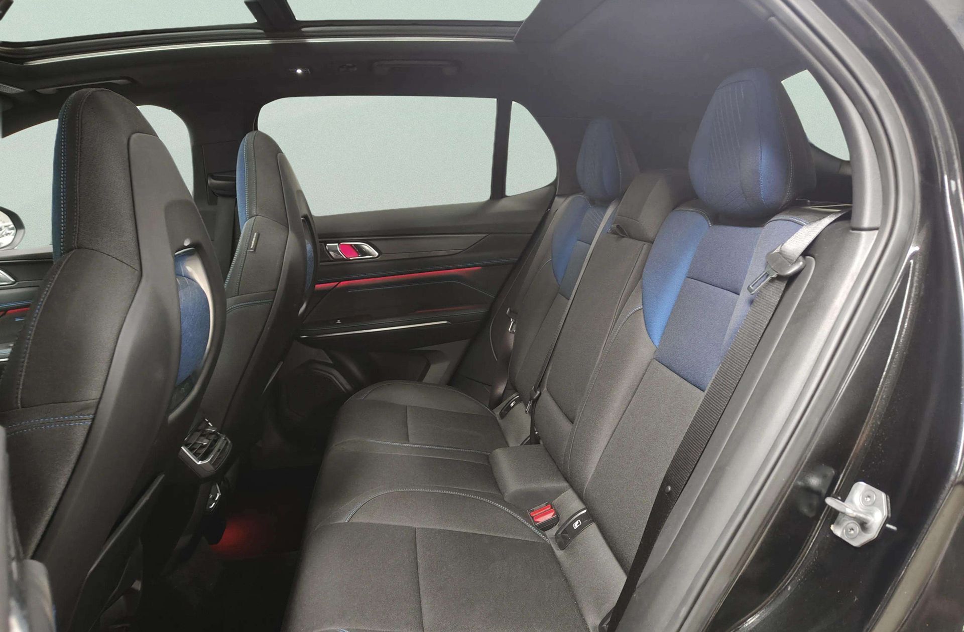 Lynk & Co 01 1.5 PHEV - foto 19