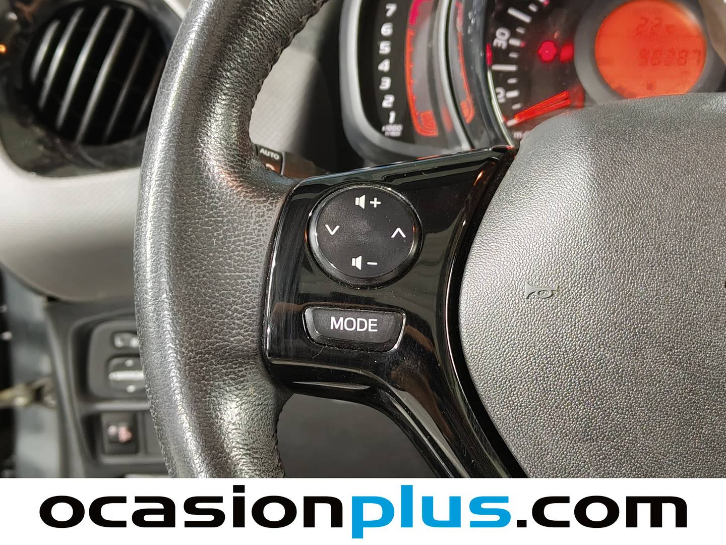 Foto Peugeot 108 Peugeot 108 1.0 VTI Top! Allure (72 CV)