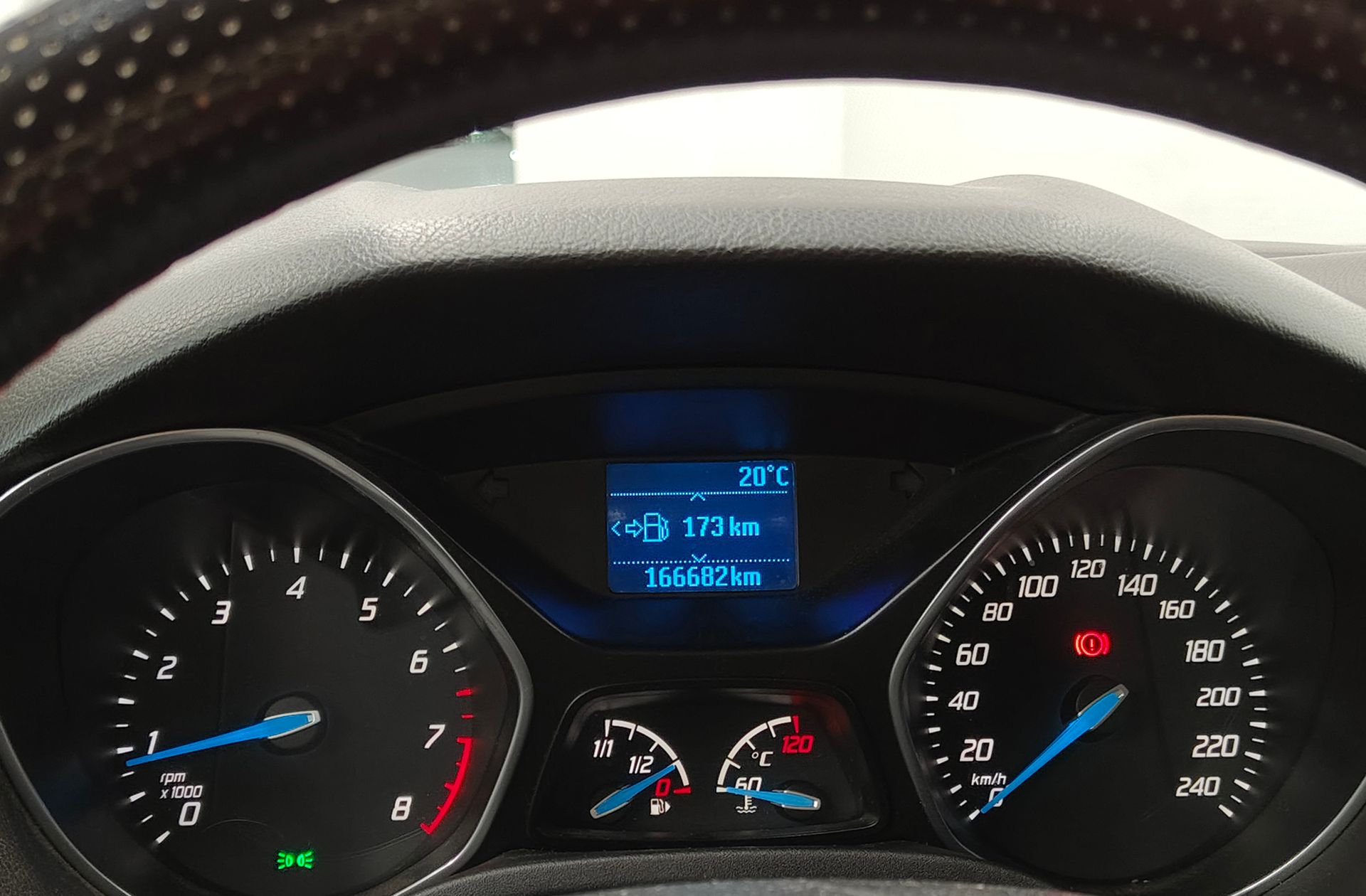 Ford Focus 1.0 EcoBoost Trend - foto 19