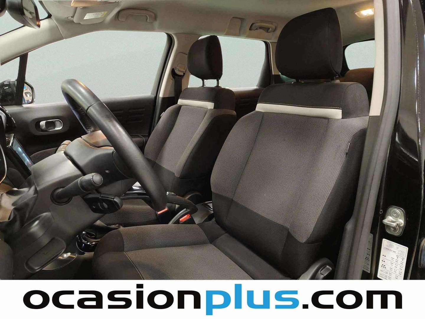 Foto Citroën C3 Aircross Citroen C3 Aircross PureTech 130 Shine Pack EAT6 (131 CV)