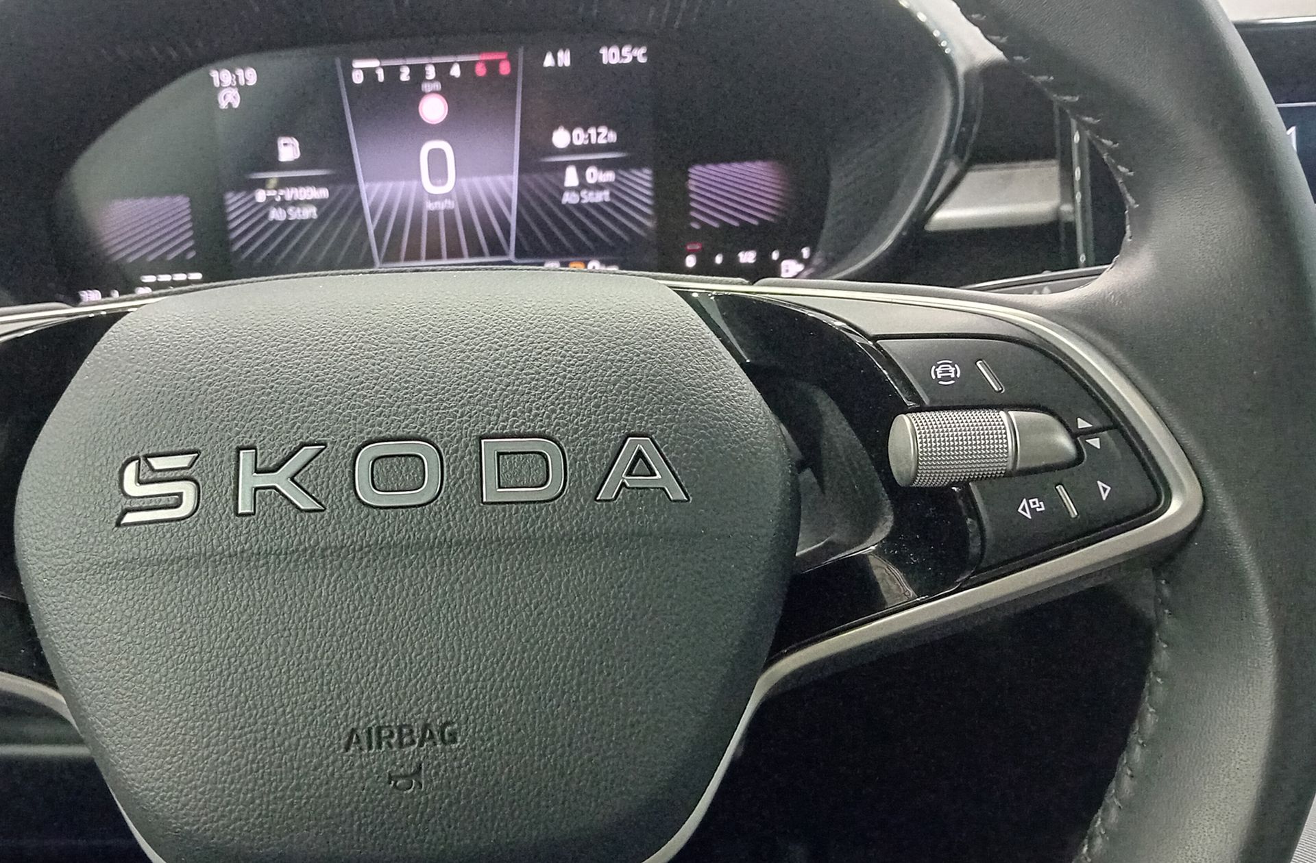 Škoda Fabia 1.0 TSI Selection - foto 24