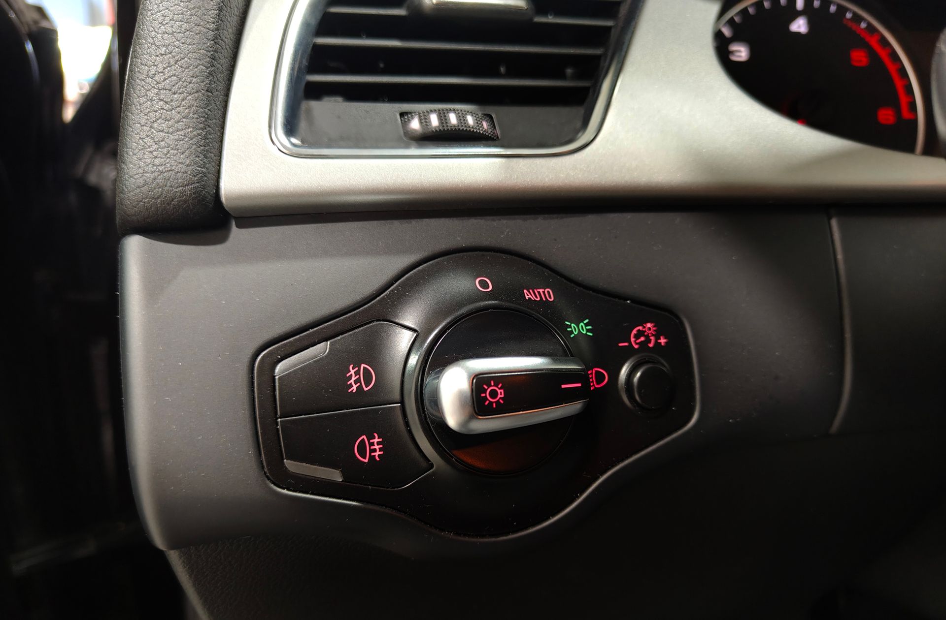 Audi A4 Avant 2.0 TDI multitronic - foto 7