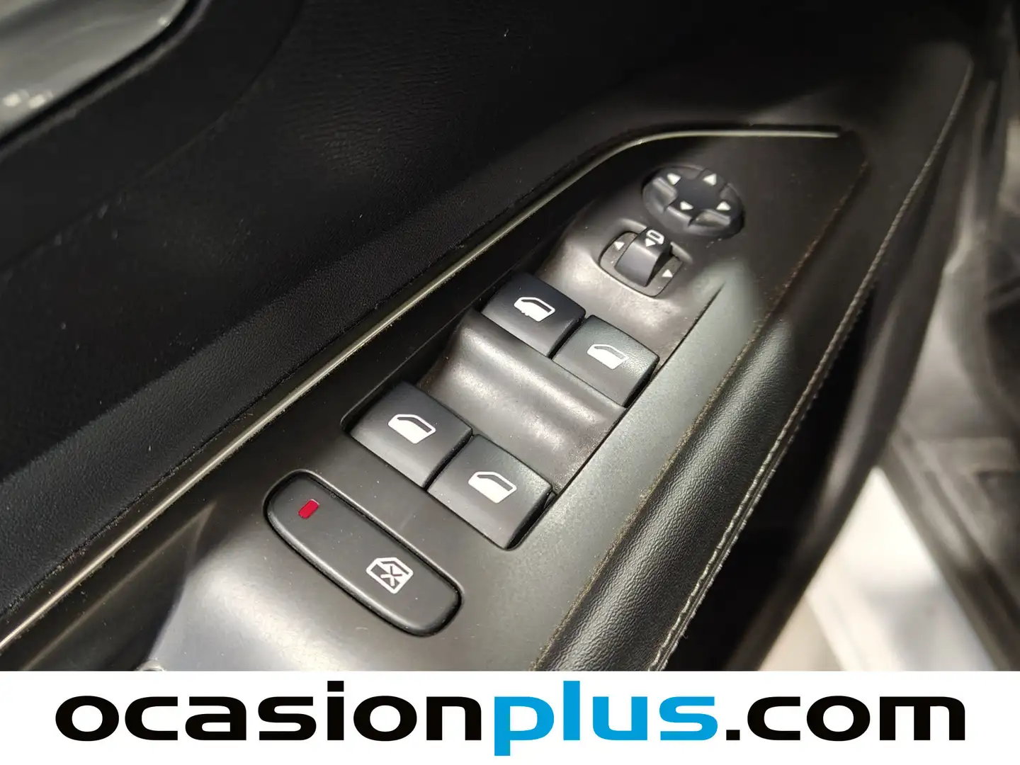 Foto Peugeot 3008 Peugeot 3008 PureTech 130 Allure EAT8 (130 CV)