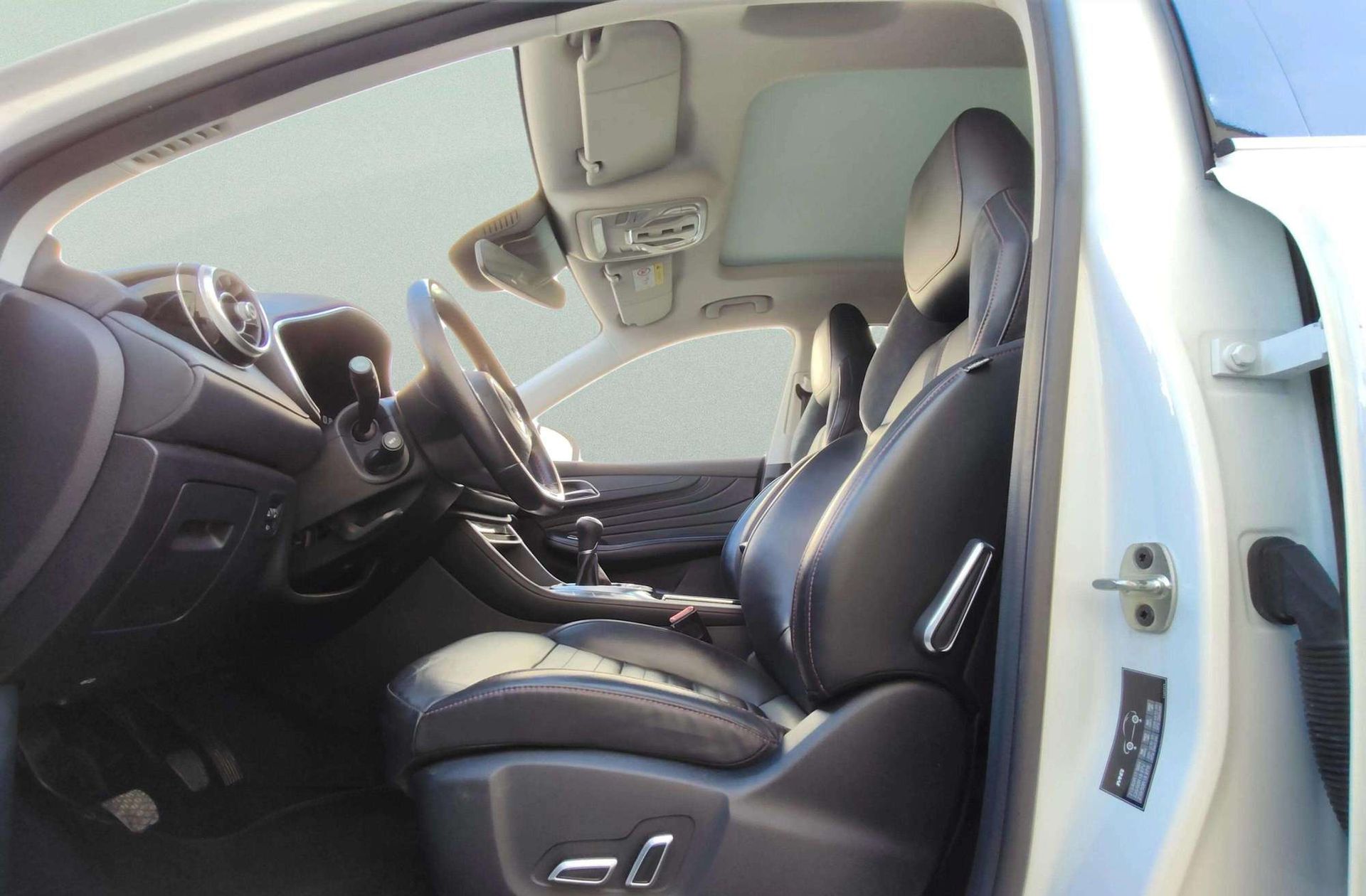 MG HS 1.5 Turbo GDI Luxury - foto 13
