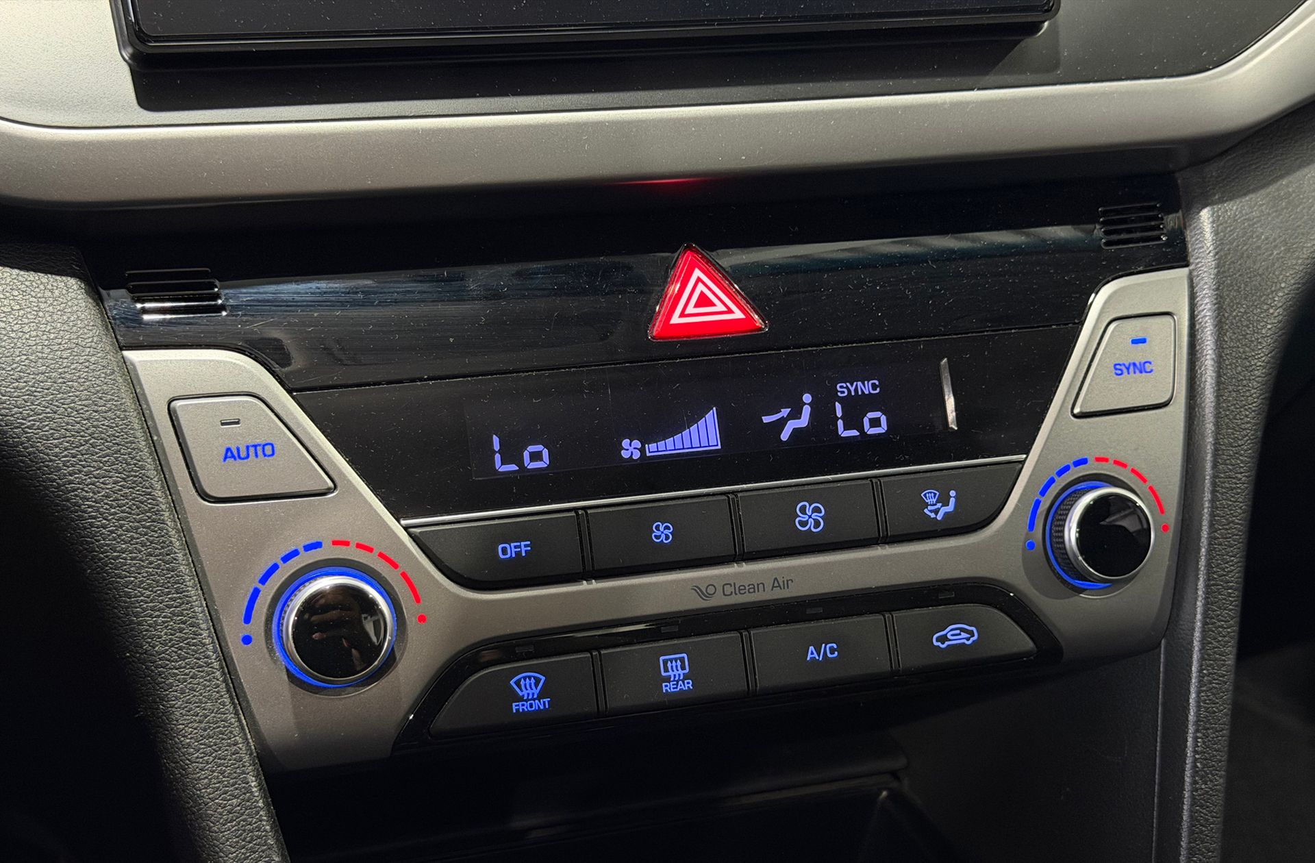 Hyundai Elantra 1.6 CRDi Tecno - foto 29