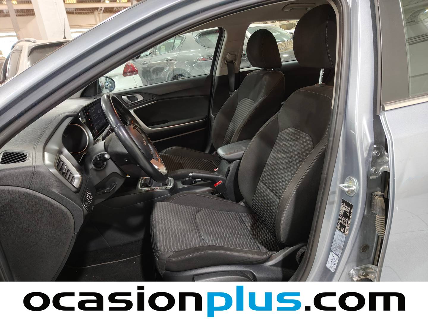 Foto asientos delanteros KIA Ceed KIA Ceed 1.6 MHEV iMT Drive (136 CV)