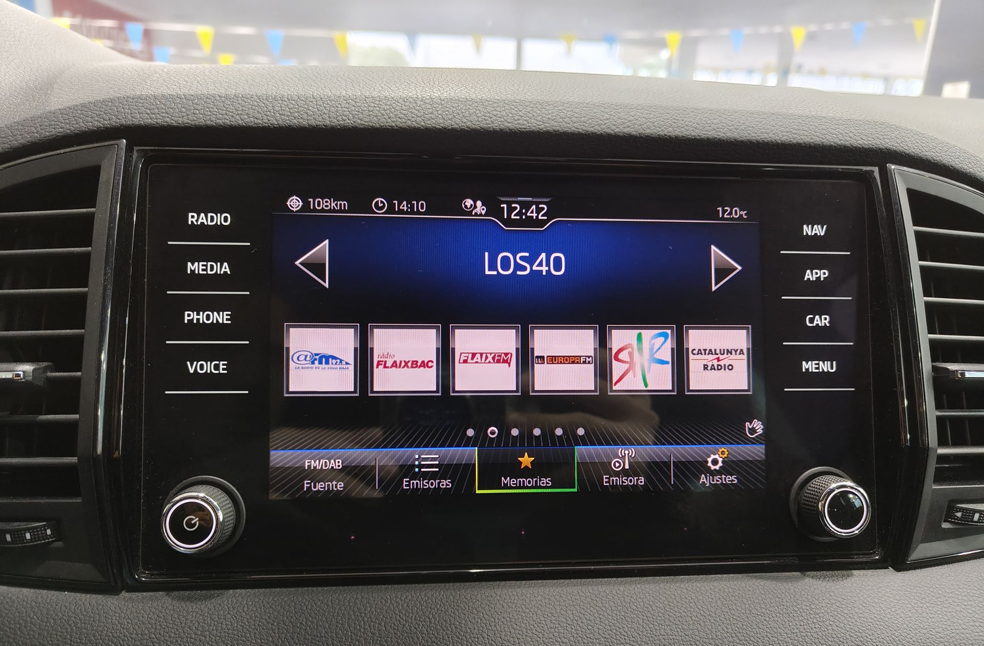 Škoda Karoq 1.5 TSI ACT Sportline DSG - foto 34